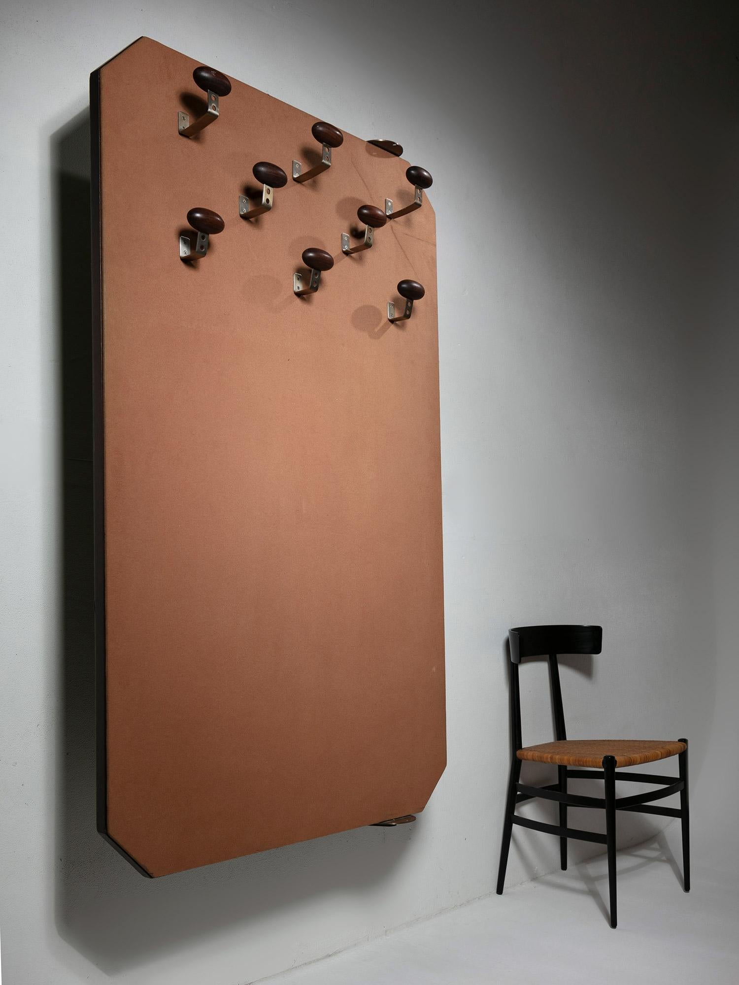 Drehbarer zweiseitiger Wand Garderobenständer von Osvaldo Borsani für Tecno, Italien, 1960er Jahre im Angebot 2