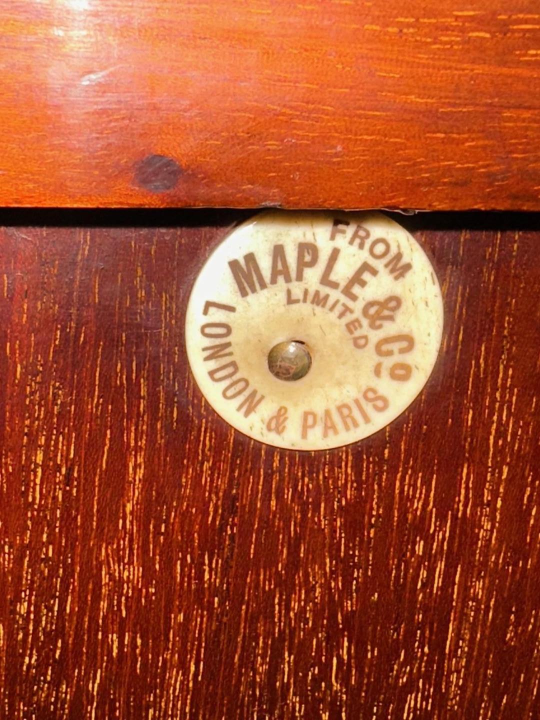 Inizio XX secolo Libreria girevole di Maple & Co. in vendita