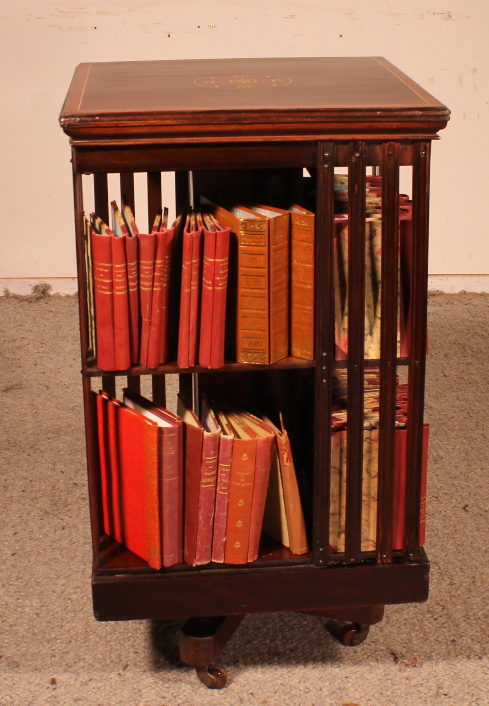 Revolving Bookcase in Mahogany and Inlays, 19th Century In Good Condition For Sale In Brussels, Brussels