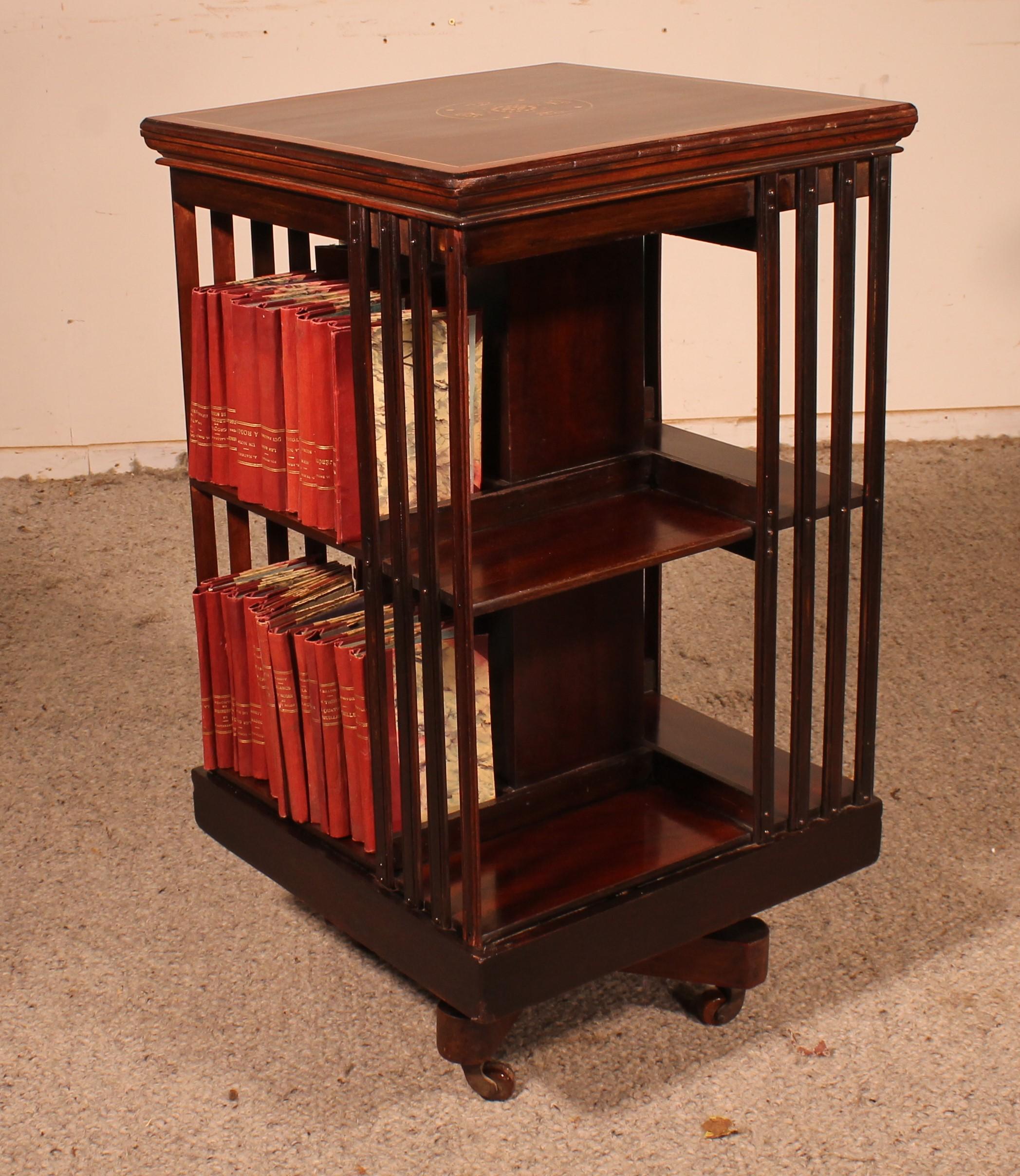 Revolving Bookcase in Mahogany and Inlays, 19th Century For Sale 3