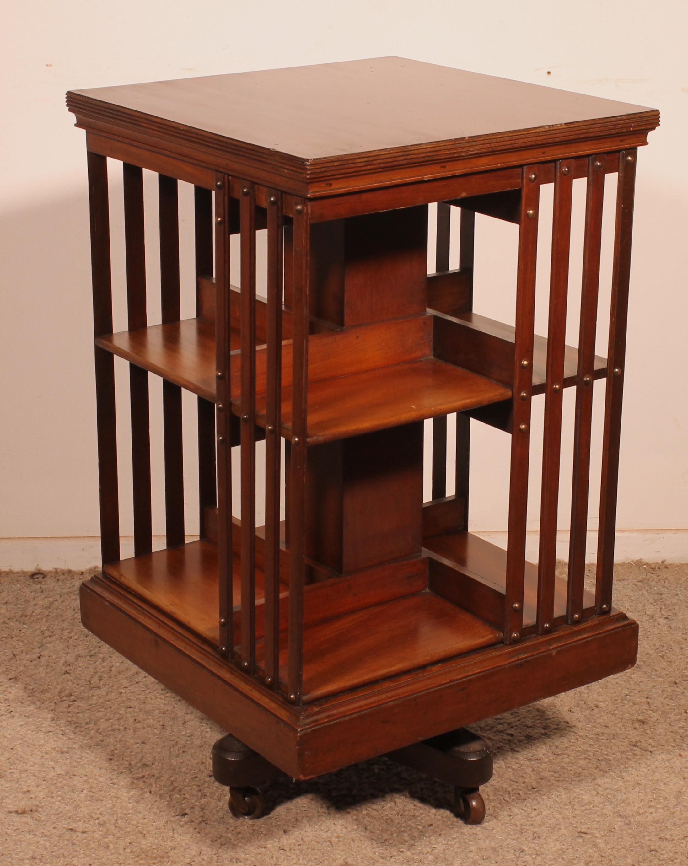 Revolving Bookcase With Iron Base - 19th Century In Good Condition For Sale In Brussels, Brussels