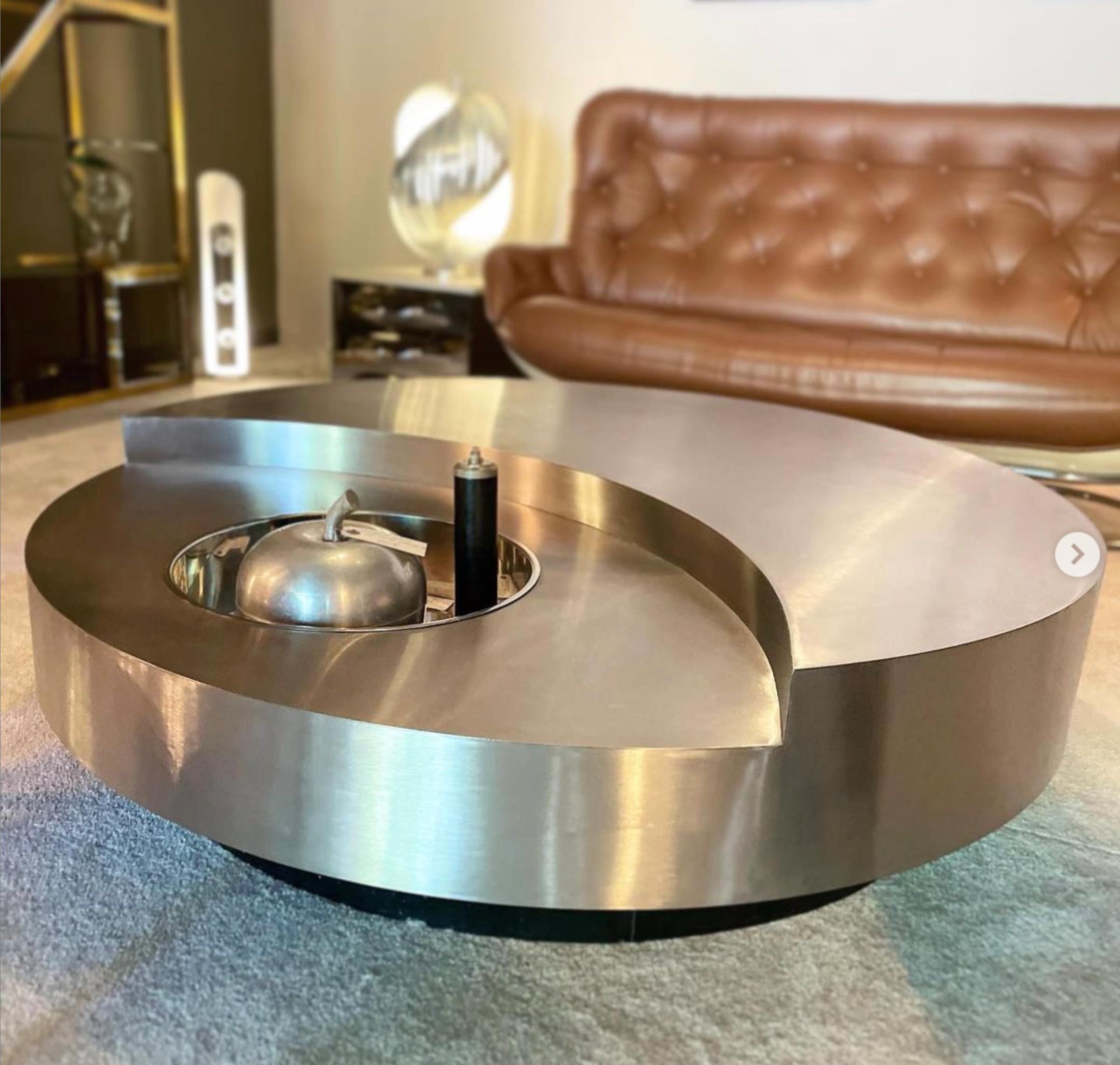 Stainless Steel Coffee Table revolving Willy Rizzo TRG. Brushed Steel, Italy 1970. Mid-century 