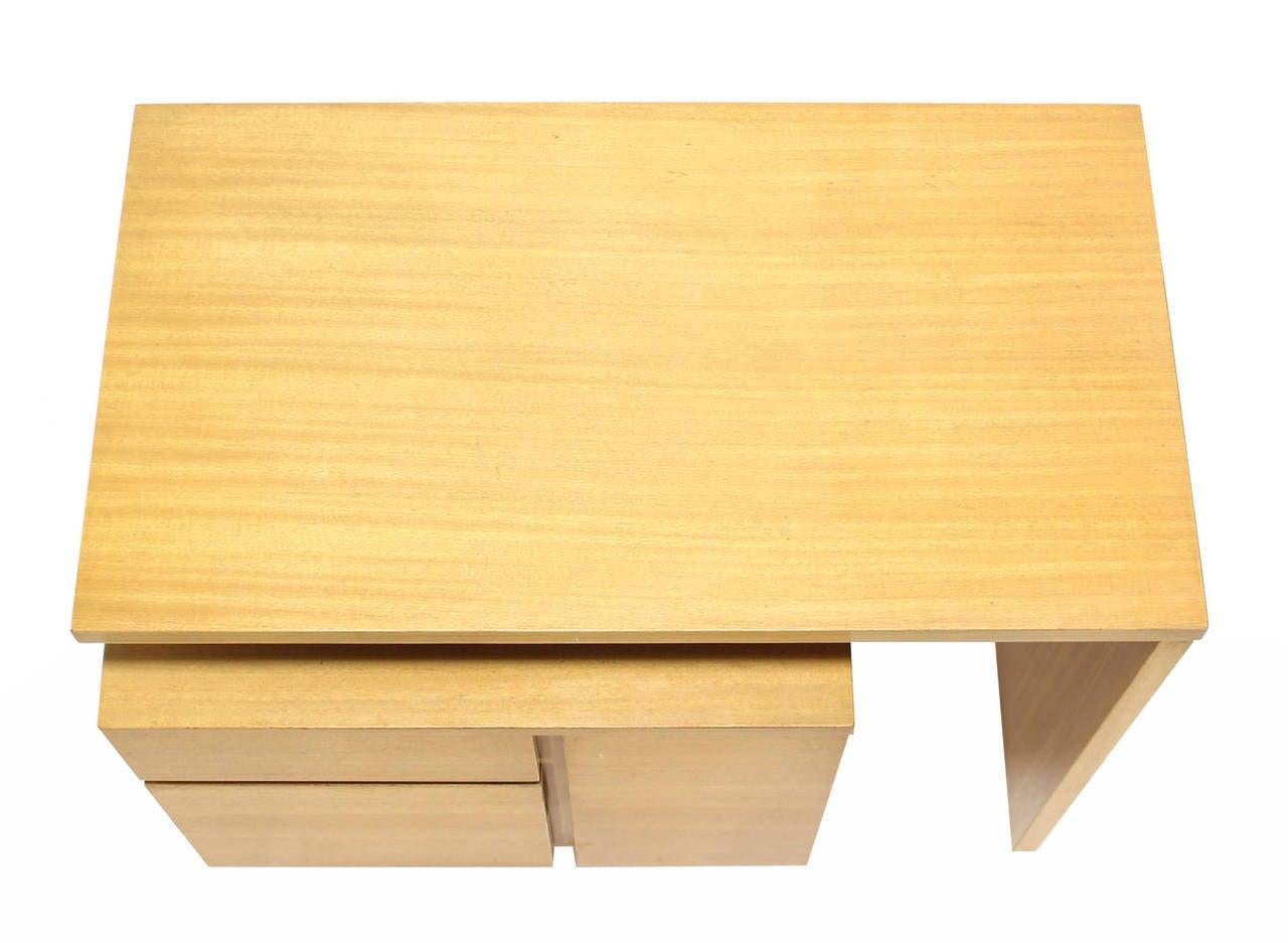 Revolving Folding Mid-Century Modern Desk Writing Table Cabinet Hide Away MINT im Zustand „Hervorragend“ im Angebot in Rockaway, NJ