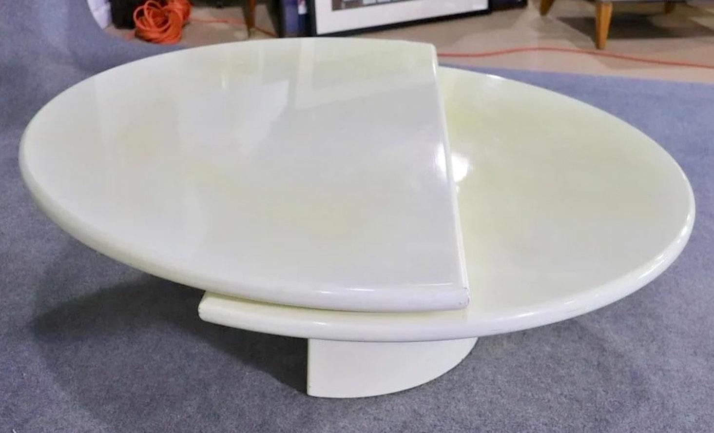 Revolving Lacquered Coffee Table For Sale 2