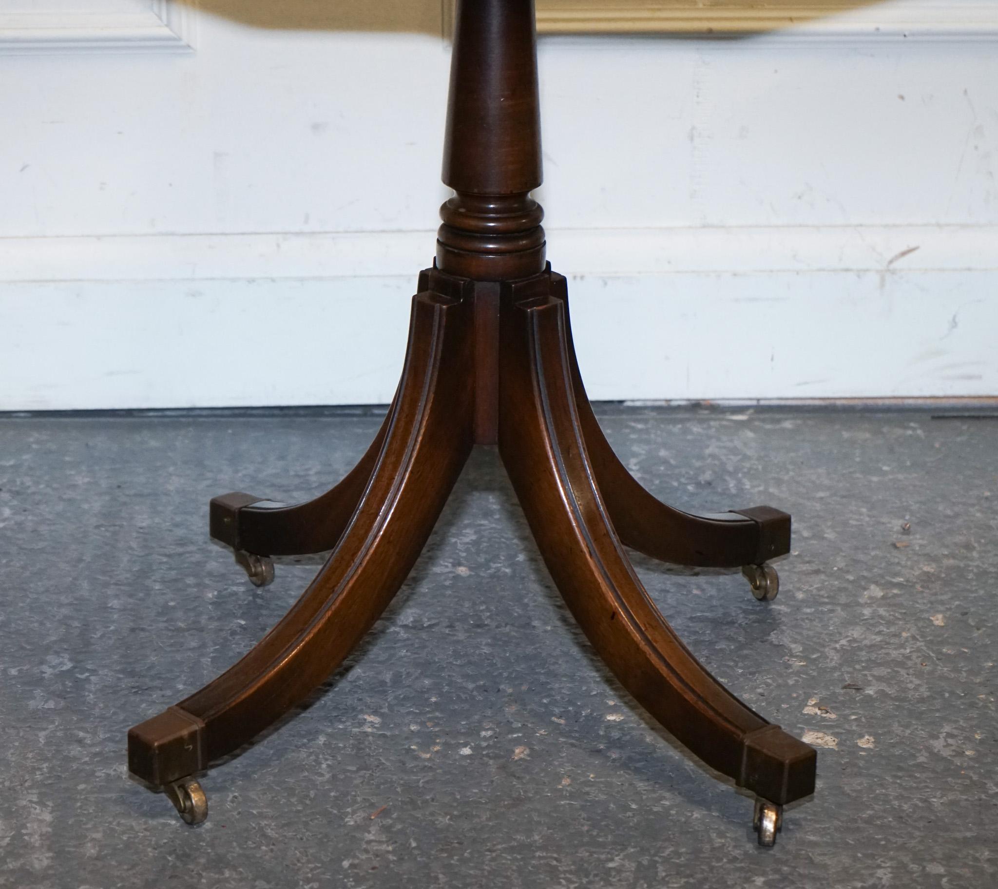 Britannique TABLE D'ENTRÉE REVOLVANTE DE CAMPAGNE MILITAIRE EN CUIR BOURGOGNE DRUM SiDE BEVAN FUNNELL en vente