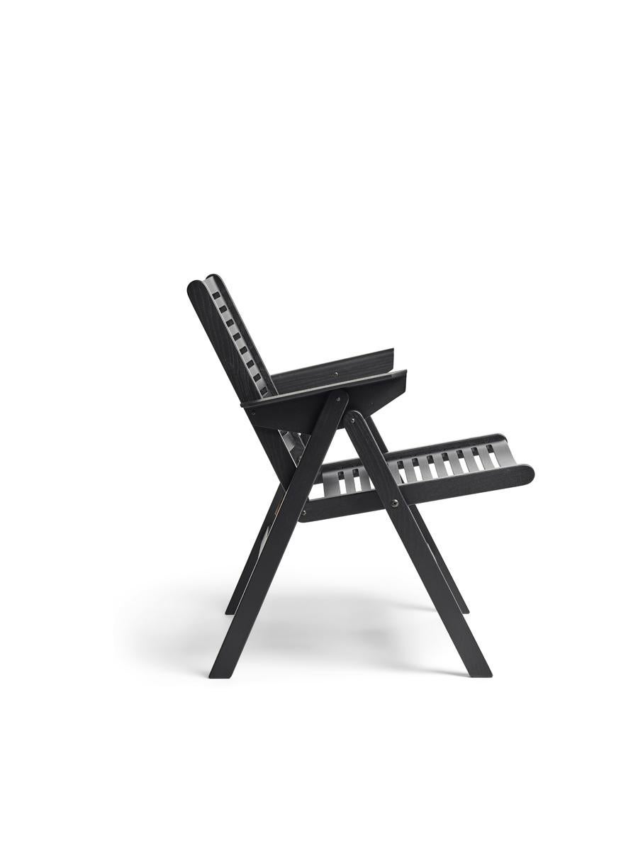 Ein Stuhl, der Generationen gedient hat und der Eckpfeiler der faltbaren Möbelkollektion von Rex Kralj ist. Bis heute wurden über zwei Millionen Rex-Sessel produziert. Niko Kraljs Meisterwerk aus dem Jahr 1956 ist die ultimative Übung in der