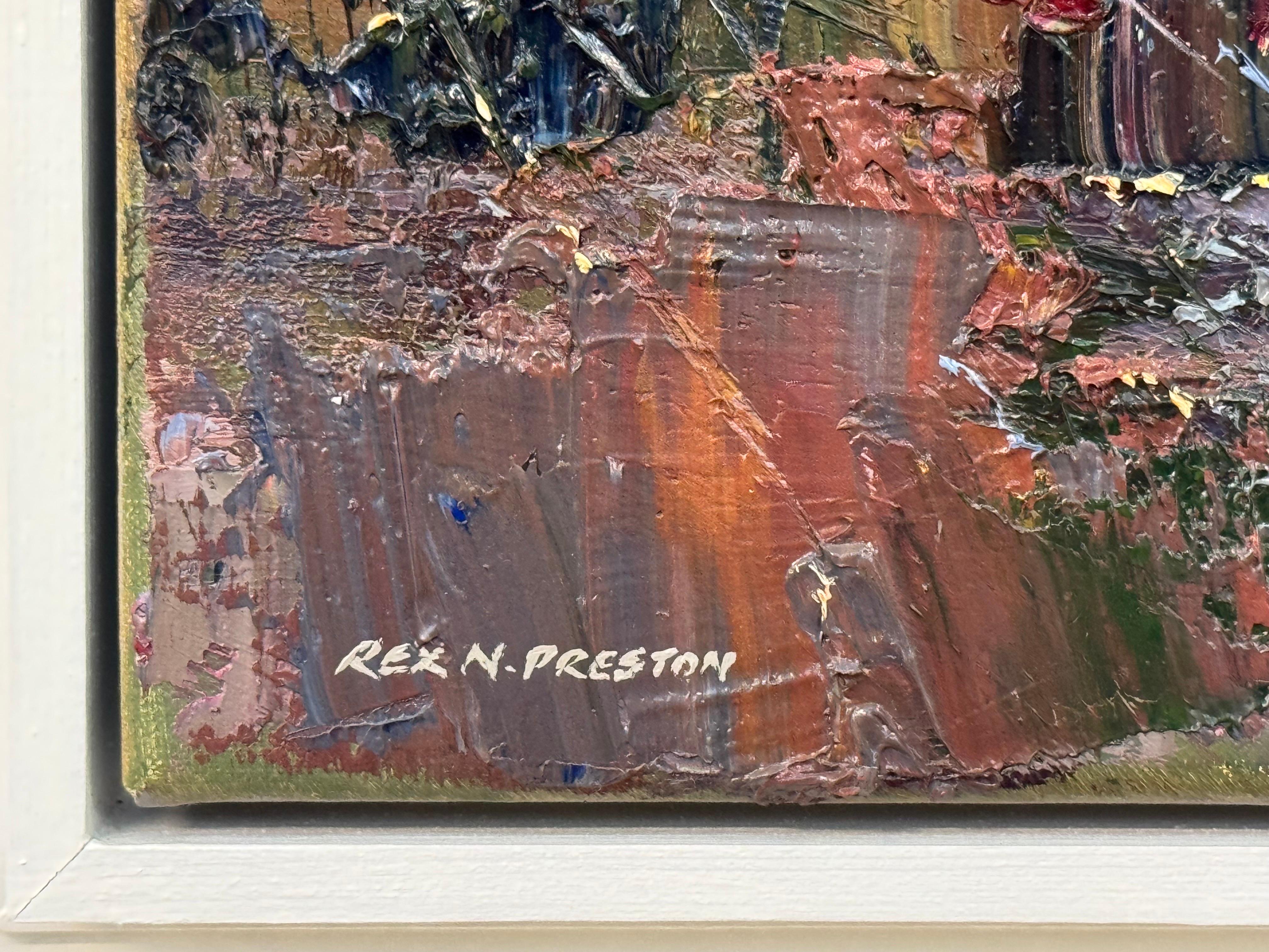 Une scène de moorland sereine aux teintes riches, des collines brumeuses et un cours d'eau réfléchissant - Contemporain Painting par Rex Preston