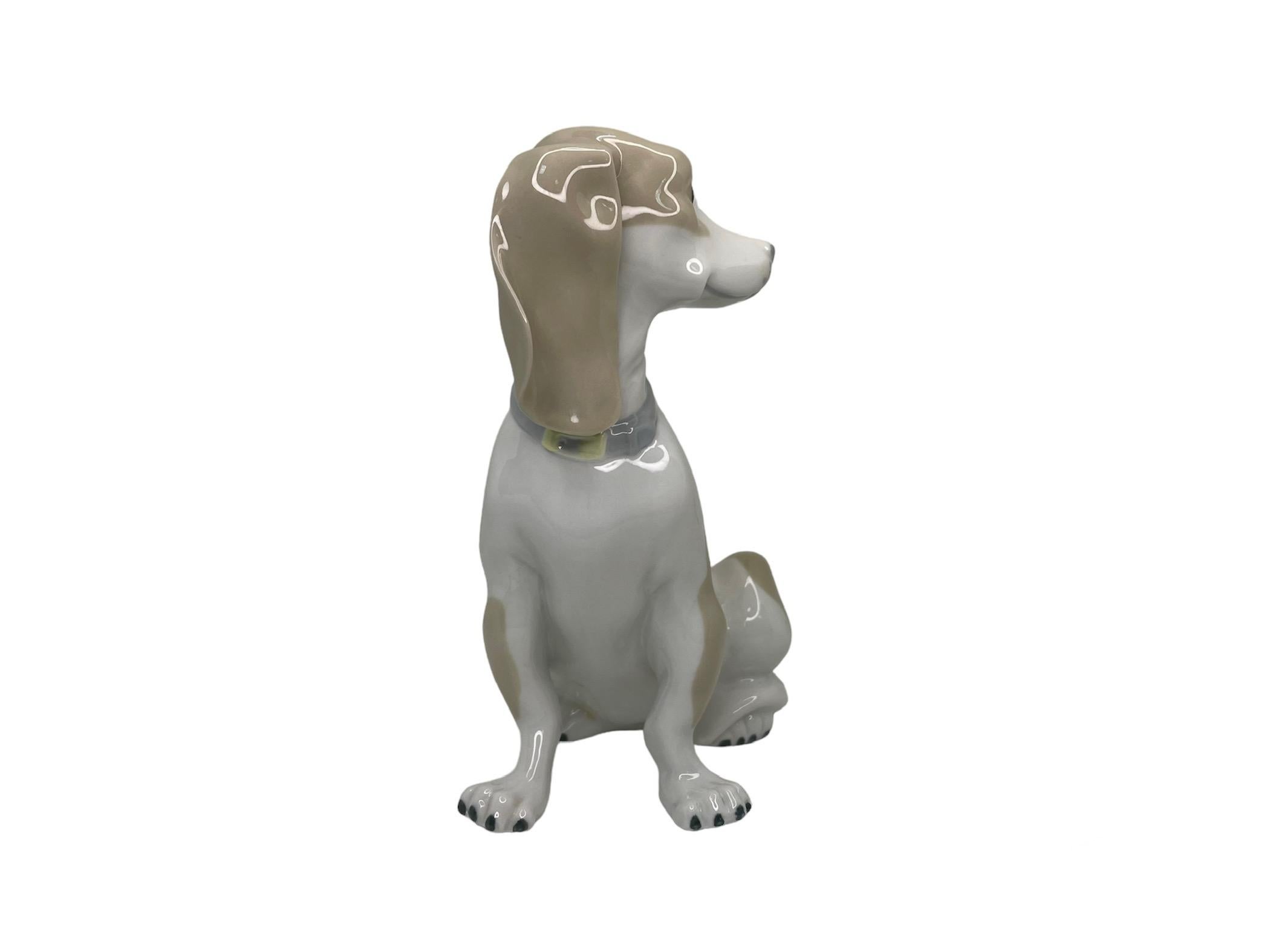 Espagnol Rex - Figurine en porcelaine de Valence représentant un chien Hummelwerk en vente