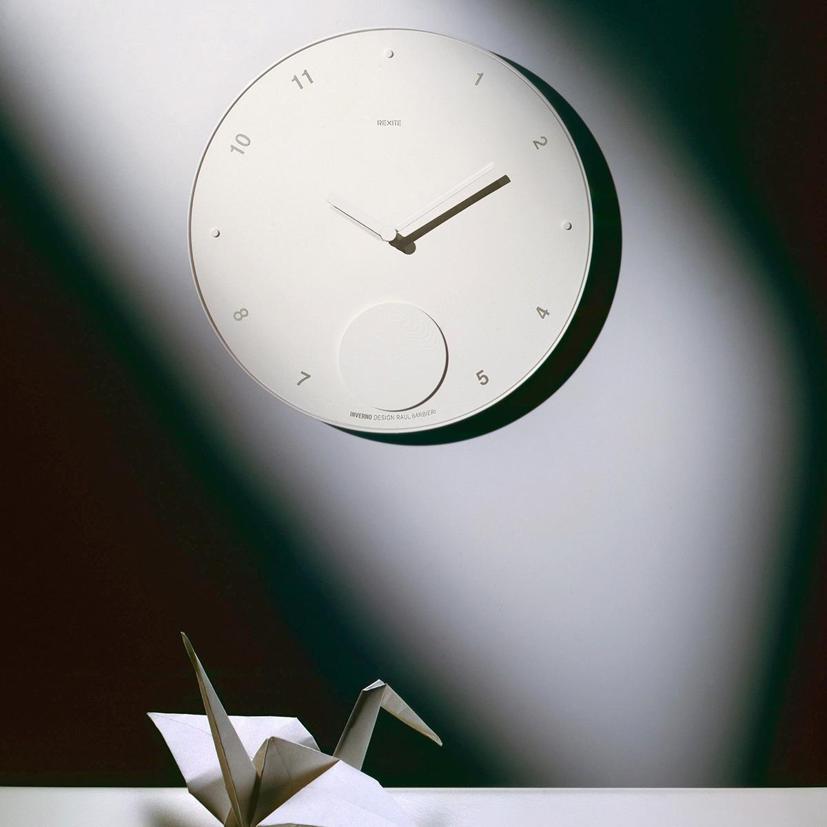 Rexite – Appuntamento Inverno Wall Clock

The Appuntamento Inverno wall clock by Rexite is based on a concept that is both simple and striking: the traditional circular wall clock is combined with a pendulum mechanism that sets a lower disc into a