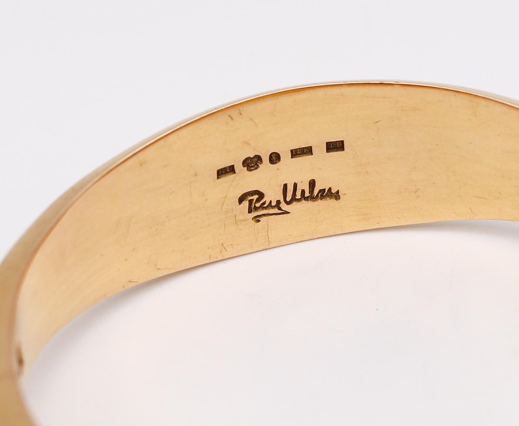 Rey Urban 1969 Sweden Geometric Wavy Bangle Bracelet in Solid 18k Yellow Gold In Excellent Condition In Miami, FL