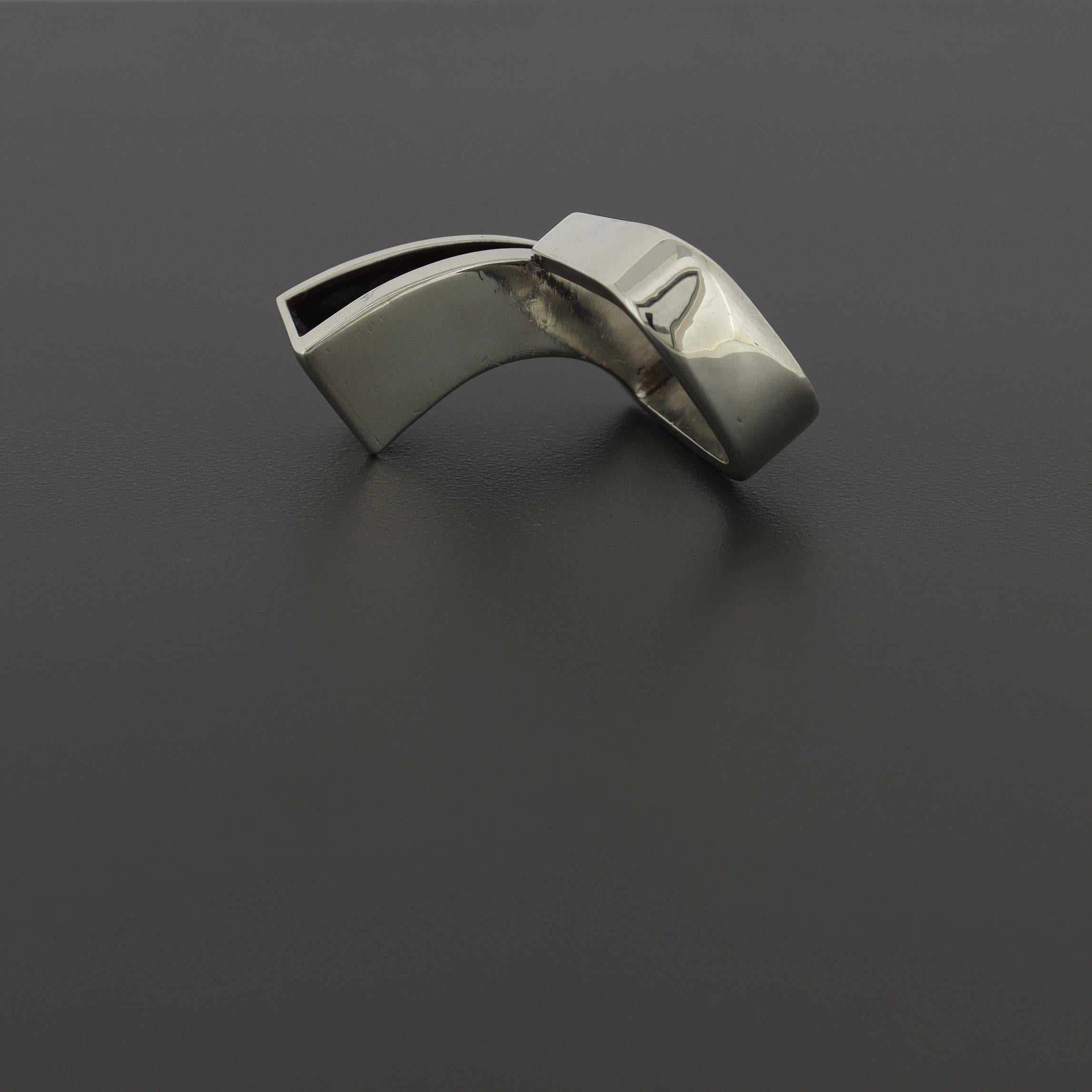 Rey Urban pour A. Fausing Bague cocktail moderniste en argent sterling en vente 8