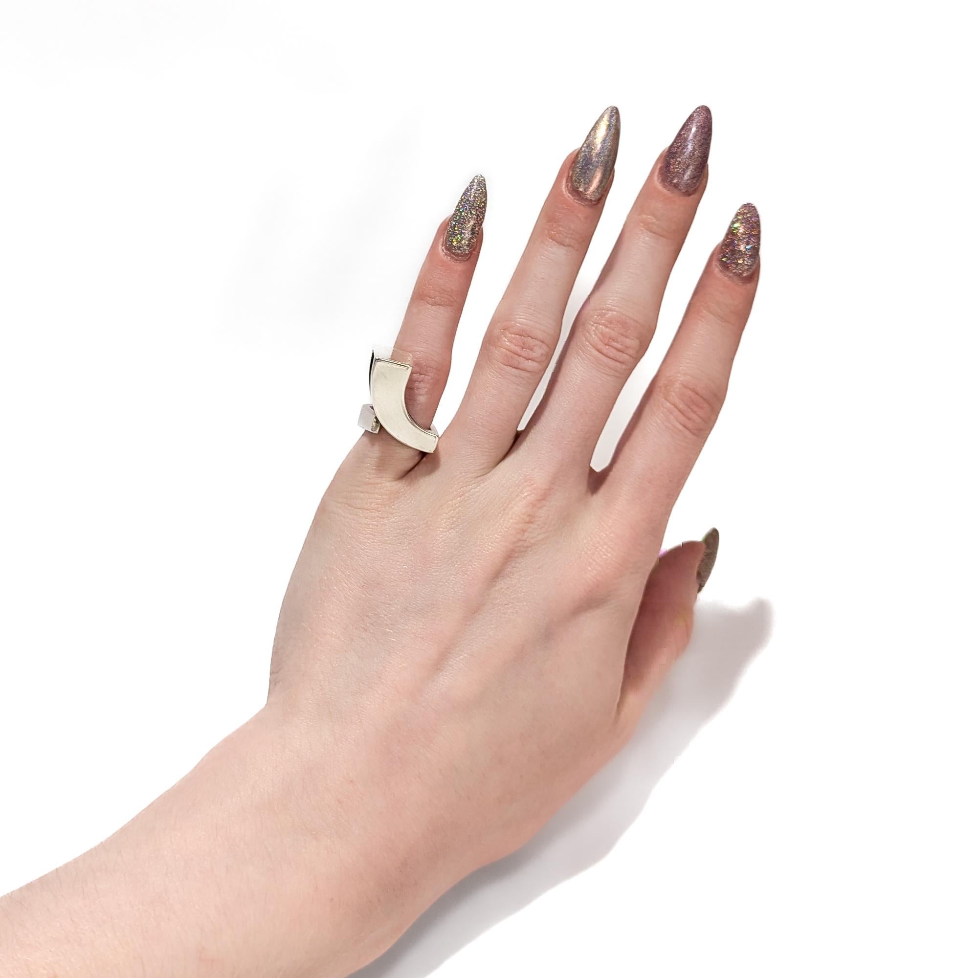 Rey Urban pour A. Fausing Bague cocktail moderniste en argent sterling en vente 14
