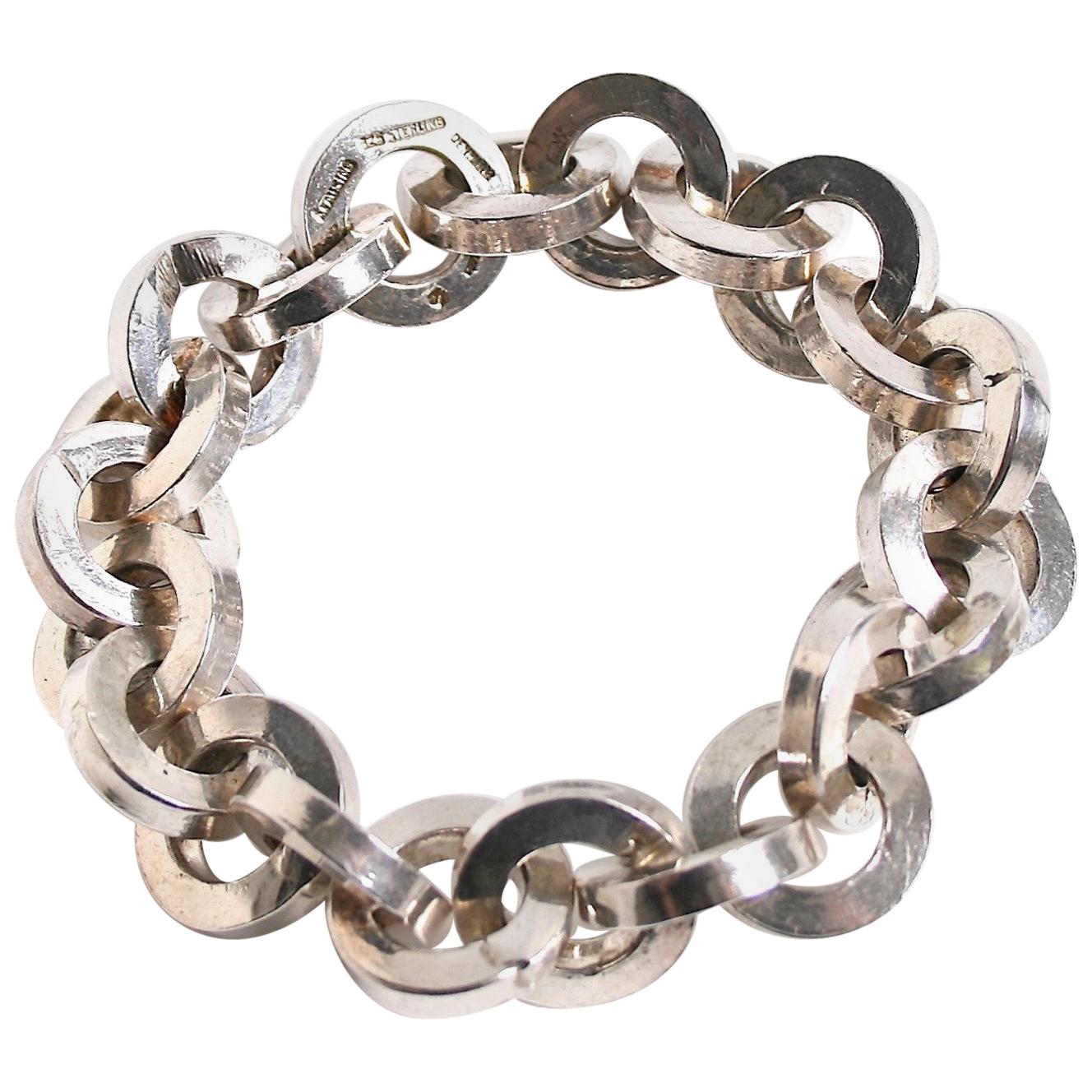 Rey Urban sterling silver hand beaten chain bracelet For Sale