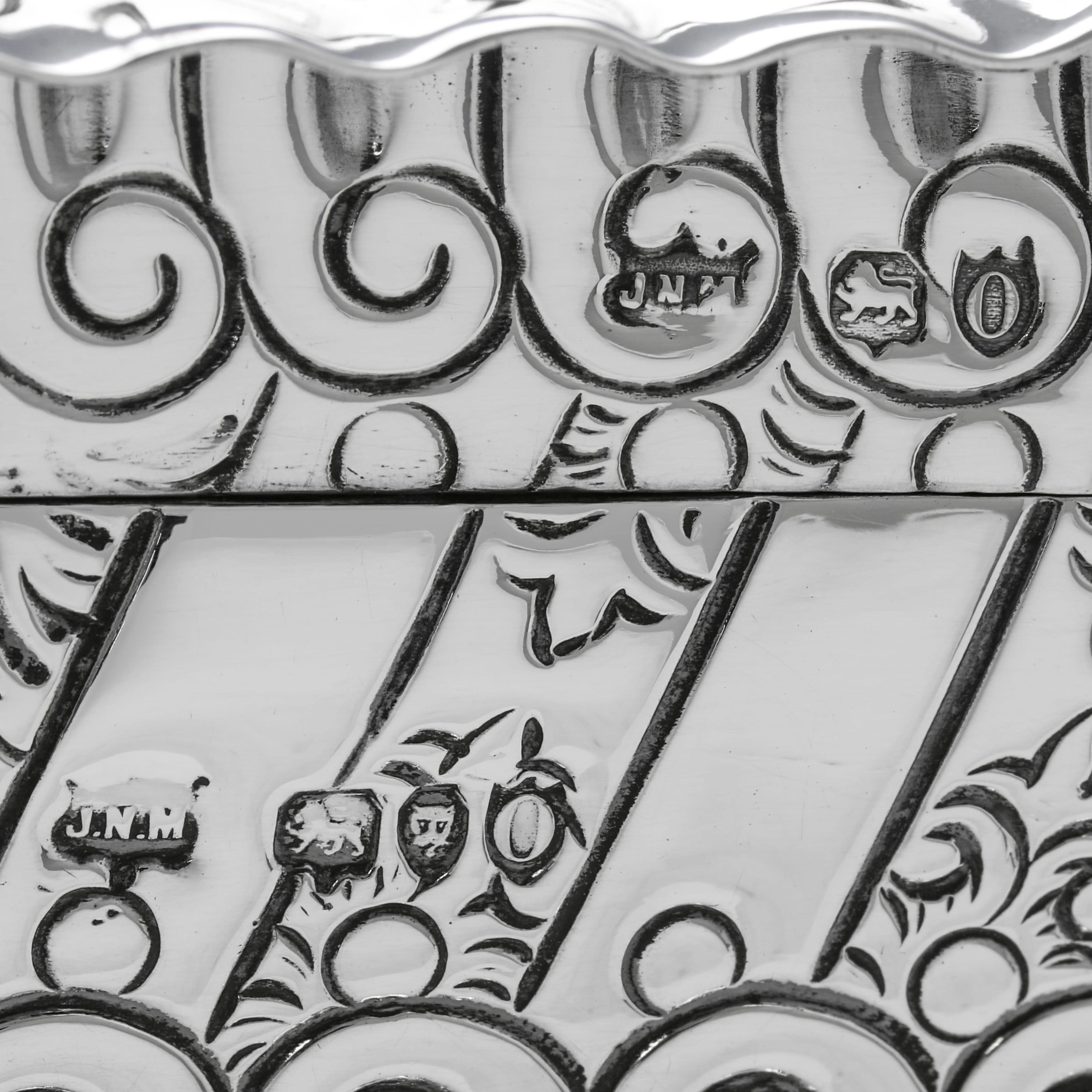 Reynolds Angels - Victorian Sterling Silver Jewellery Box - London 1889 For Sale 3