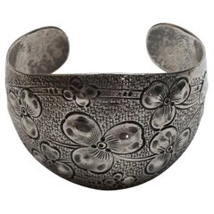 Reynolds Hand Chased Sterling Silver Clover Motif Cuff Bracelet #92
