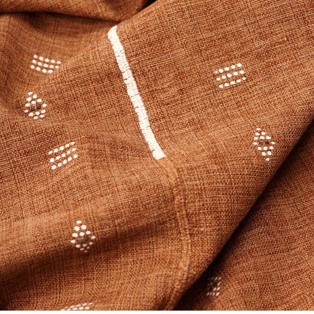 Couverture / jeté artisanal REYTI aux teintes terreuses à motif minimaliste en coton biologique en vente 6