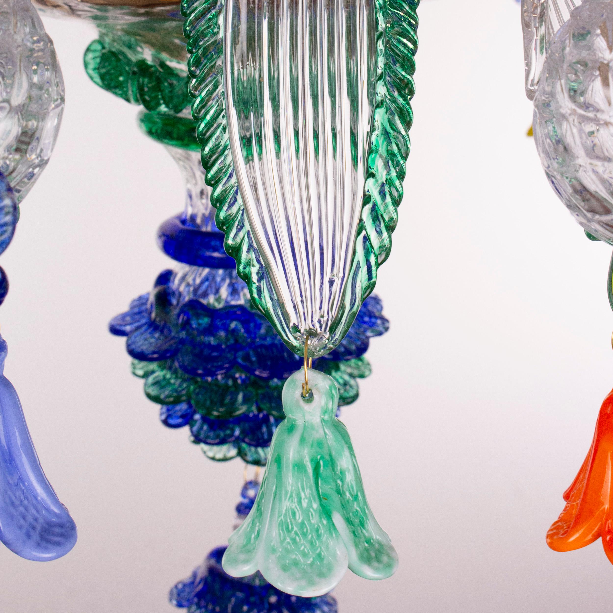 italien Lustre Rezzonico à 6 bras en verre de Murano transparent et de nombreuses couleurs par Multiforme en vente