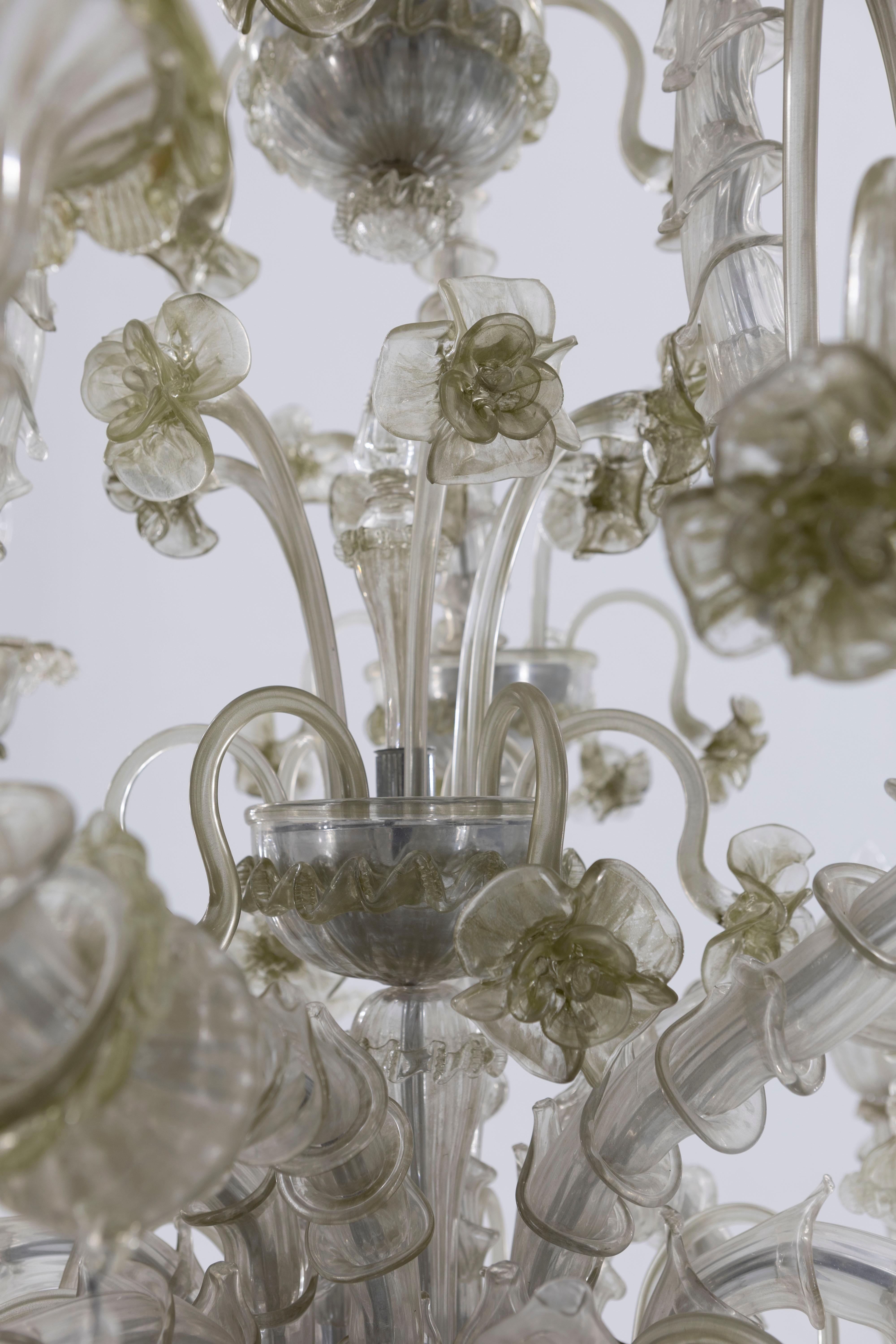 Rezzonico Chandelier in blown Murano Glass green pagliesco contemporary  Italy For Sale 12