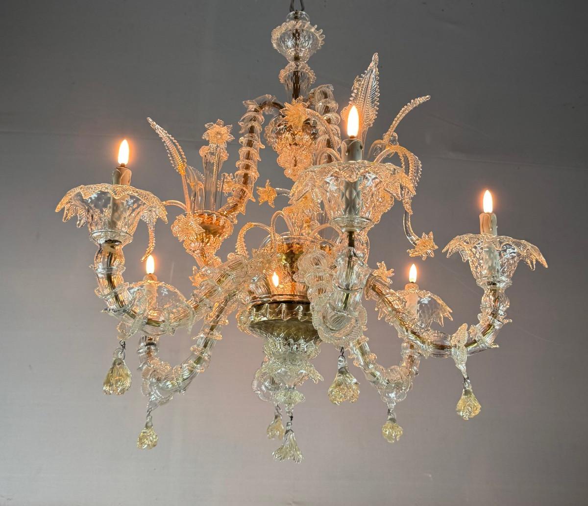 Louis XV Rezzonico Venetian chandelier in gilded Murano glass, circa 1940 For Sale