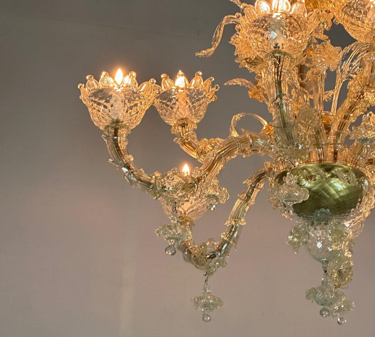 Rezzonico Venetian Chandelier In Golden Murano Glass Circa 1920 In Excellent Condition For Sale In Honnelles, WHT