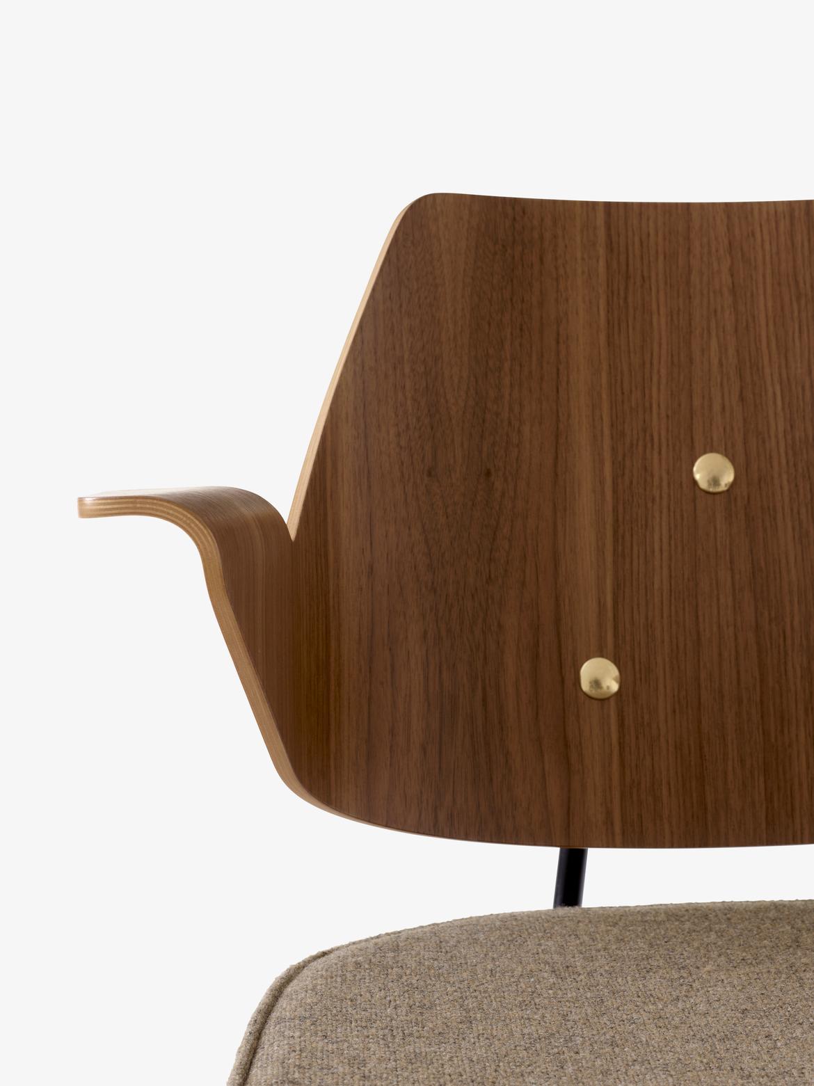 Fauteuil RFH - Noyer et hêtre/ Hallingdal 227- par Robin Day pour &Tradition Neuf - En vente à Dubai, AE