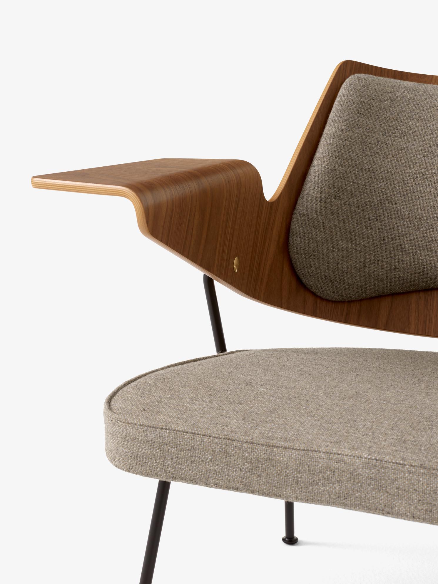 RFH Loungesessel - Nussbaum & Buche/ Hallingdal 227 - von Robin Day für &Tradition (Holz) im Angebot
