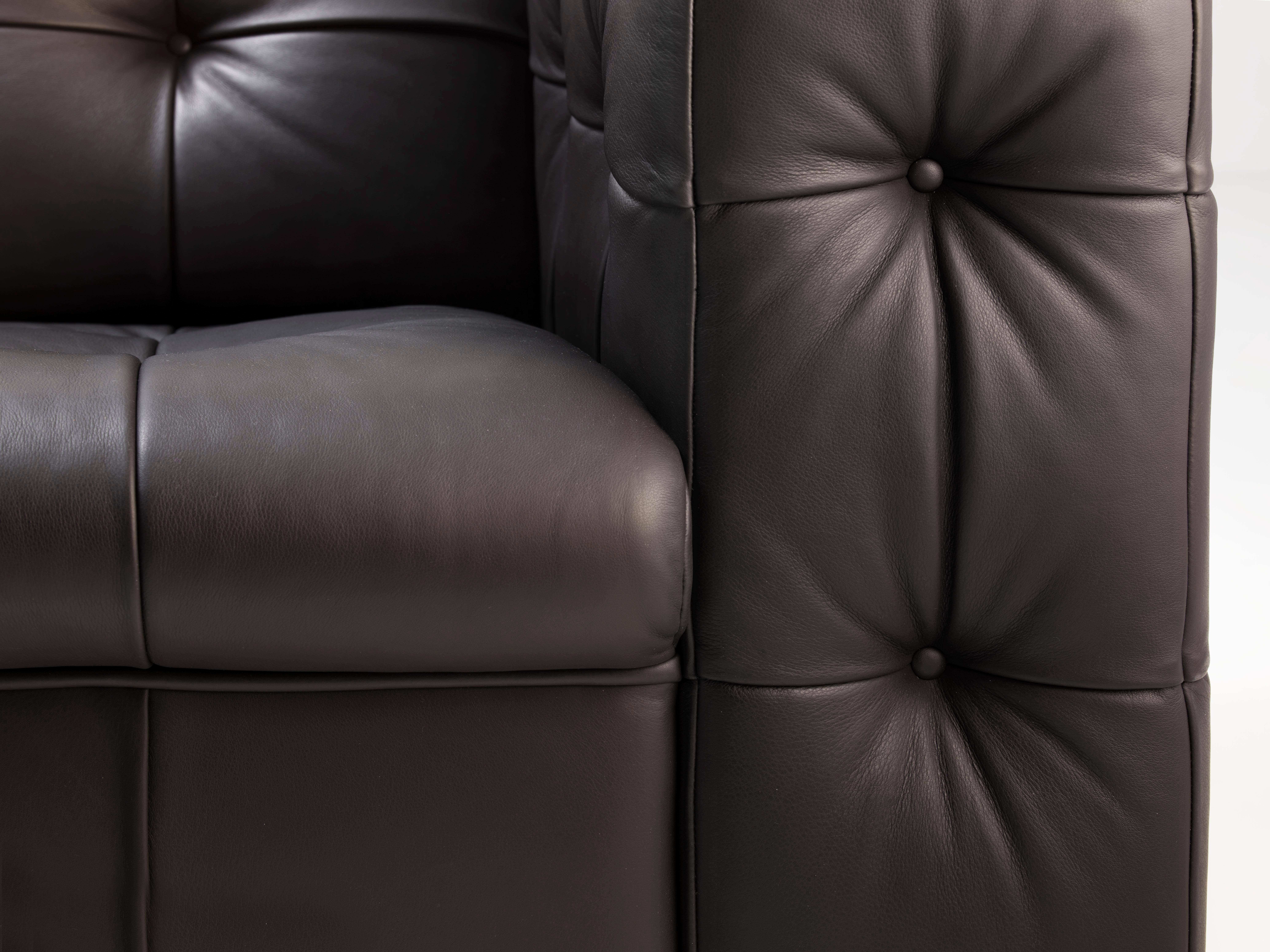 XXIe siècle et contemporain RH-306 - Grand canapé en cuir touffeté Chesterfield de Robert Haussmann en vente
