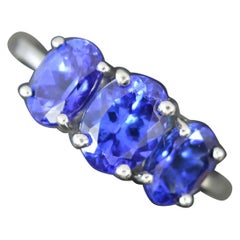 Rhapsody 3,25ct AAAA Tansanit und Platin Trilogy-Ring