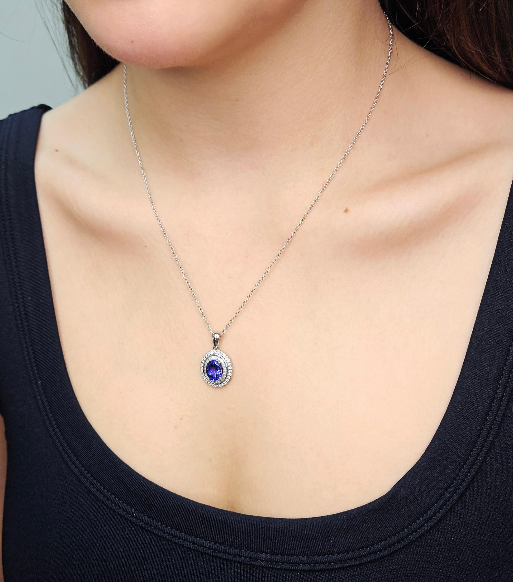 Rhapsody AAAA OVAL Tanzanite E-F VS Baguettes Diamonds 3.45ctw Platinum Pendant en venta 6