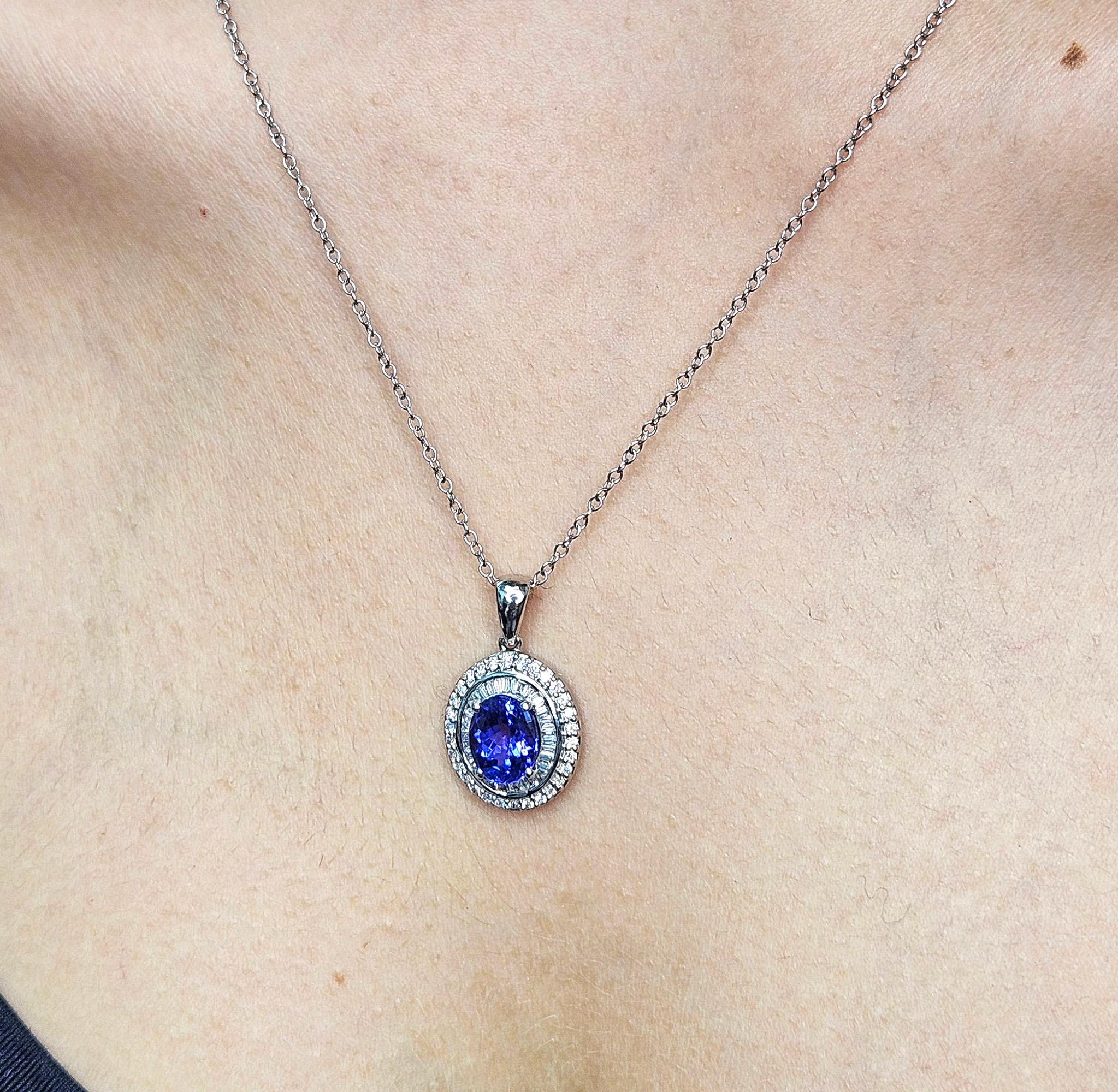 Rhapsody AAAA OVAL Tanzanite E-F VS Baguettes Diamonds 3.45ctw Platinum Pendant en venta 7