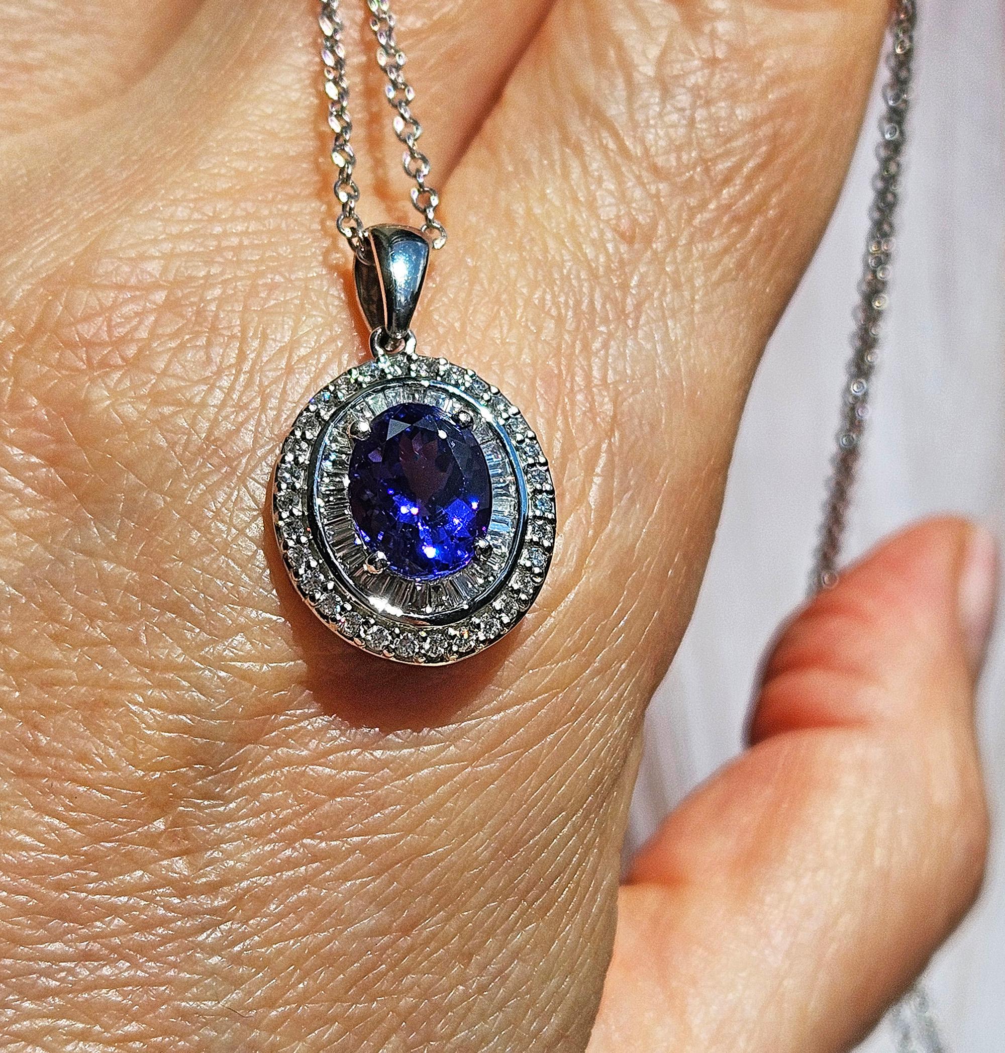 Rhapsody AAAA OVAL Tanzanite E-F VS Baguettes Diamonds 3.45ctw Platinum Pendant en venta 10