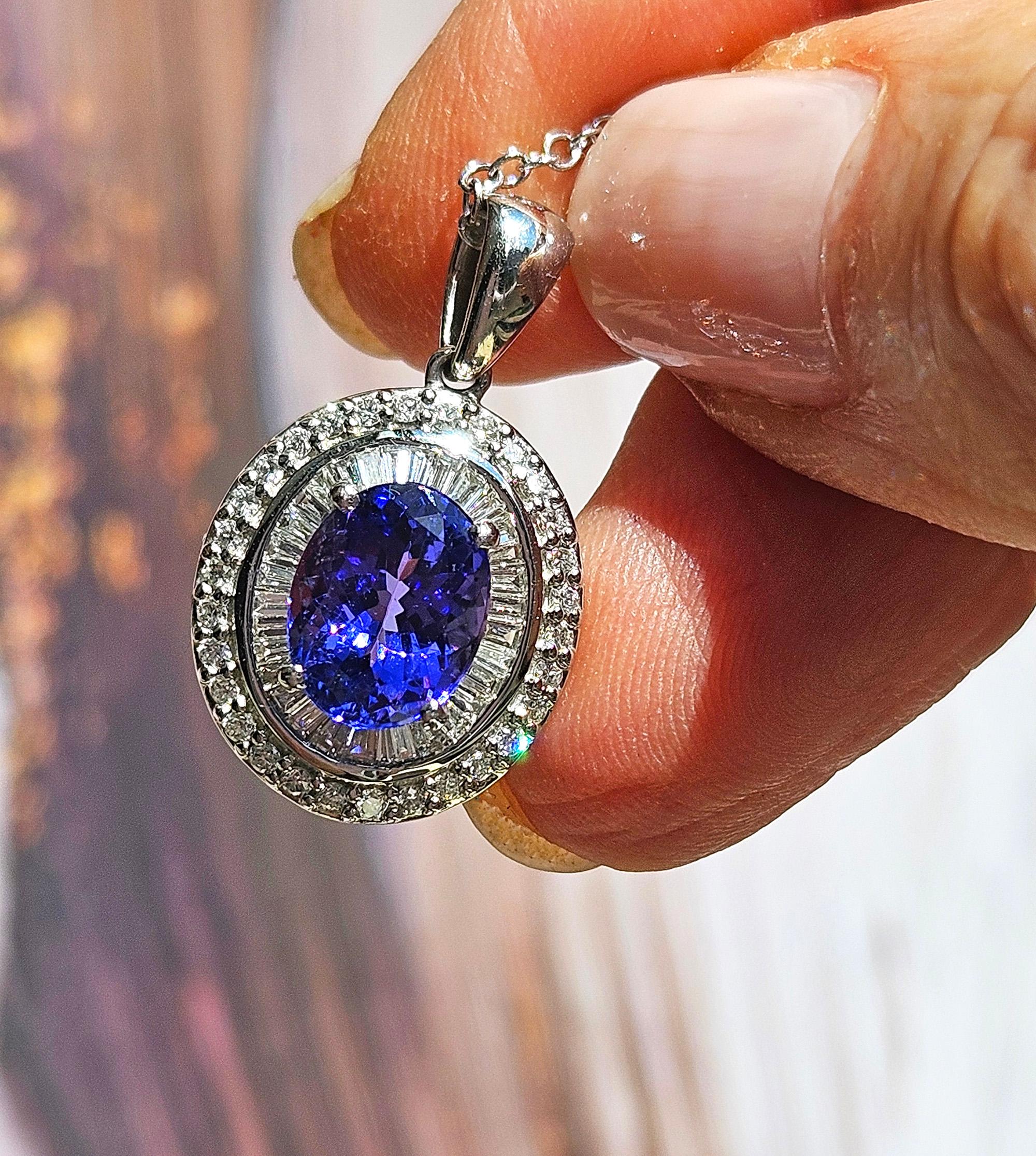 Rhapsody AAAA OVAL Tanzanite E-F VS Baguettes Diamonds 3.45ctw Platinum Pendant en venta 11