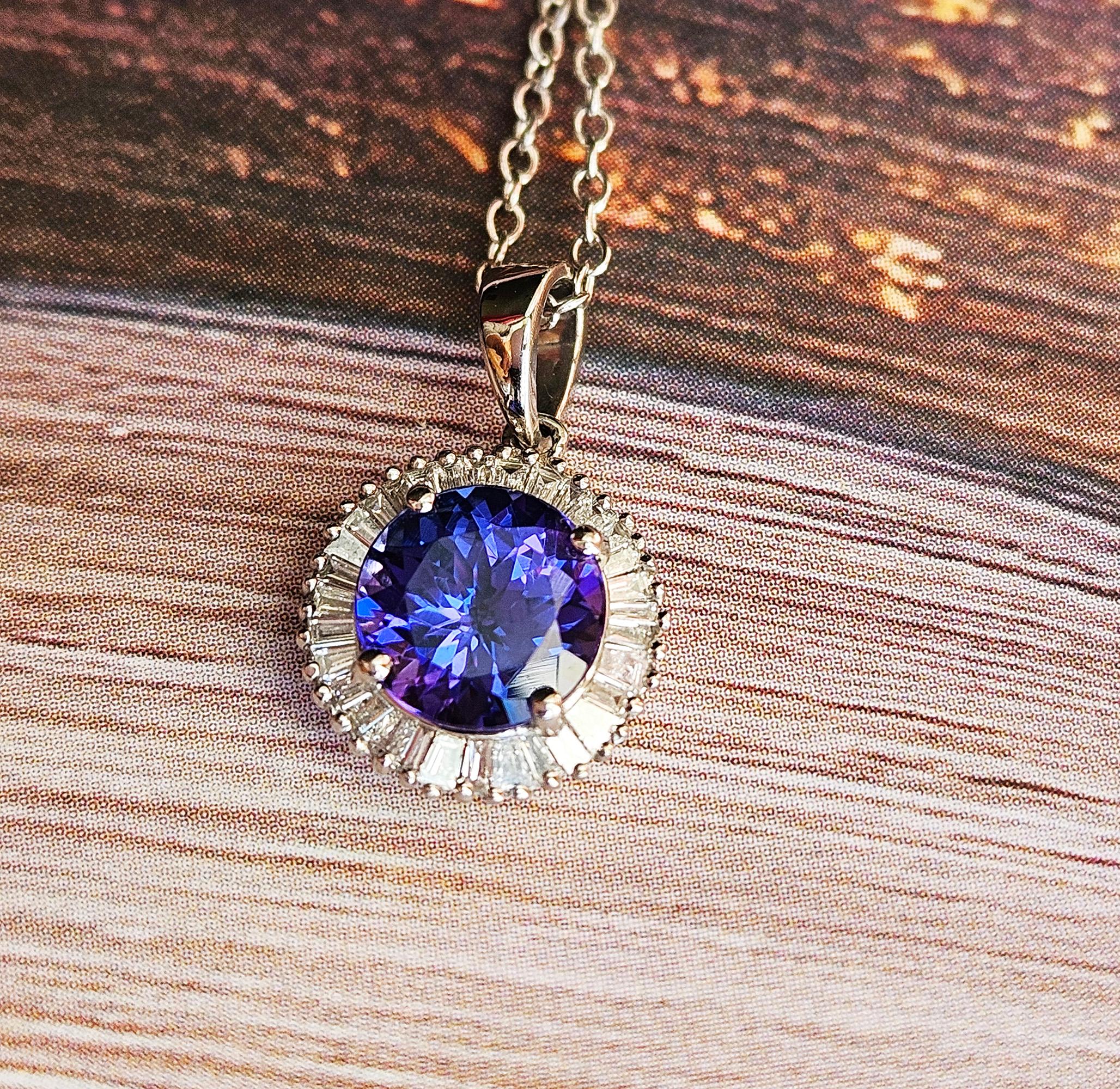 Rhapsody AAAA Round Tanzanite & E-F VS Baguettes Diamonds 3.20ctw PL Pendant en venta 9