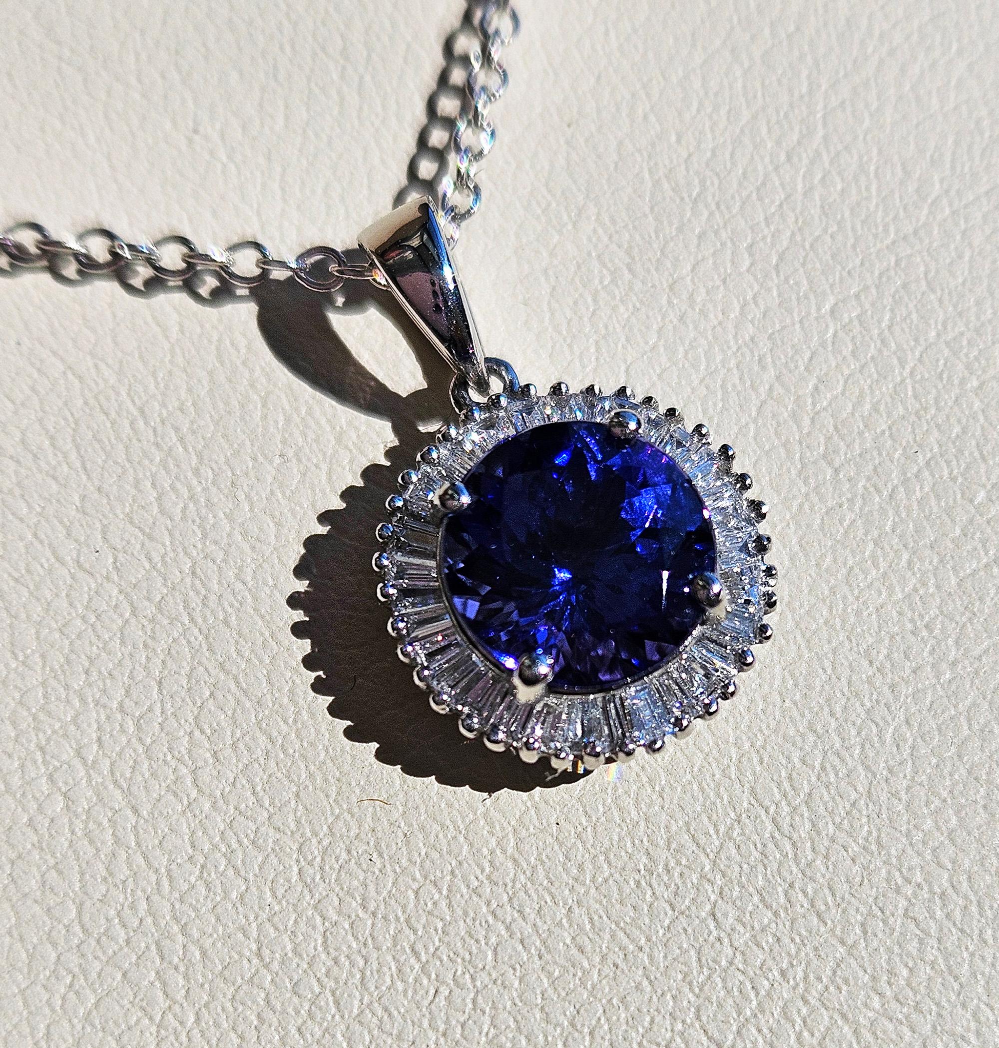 Rhapsody AAAA Round Tanzanite & E-F VS Baguettes Diamonds 3.20ctw PL Pendant en venta 11