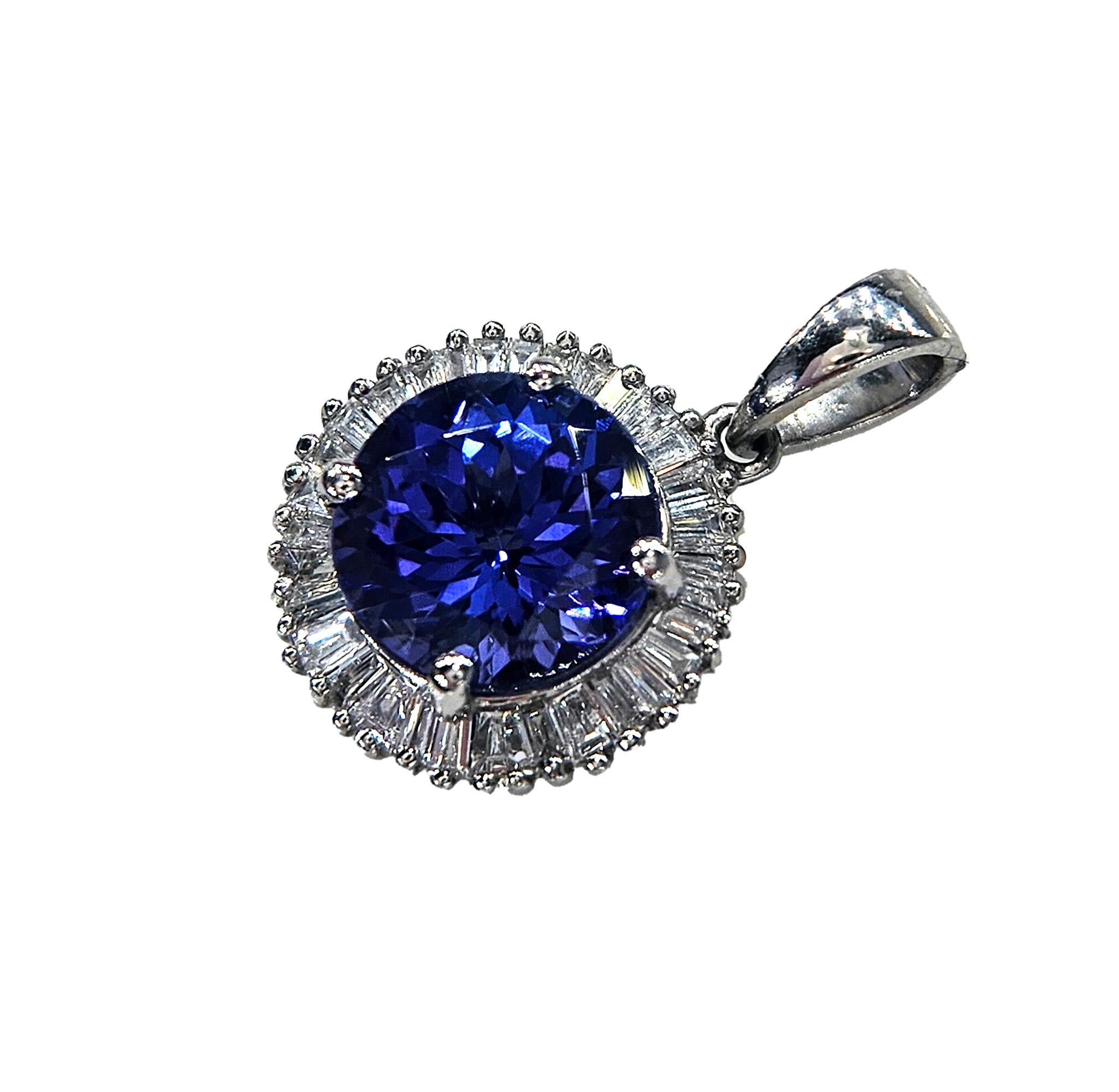 De las mujeres Rhapsody AAAA Round Tanzanite & E-F VS Baguettes Diamonds 3.20ctw PL Pendant en venta