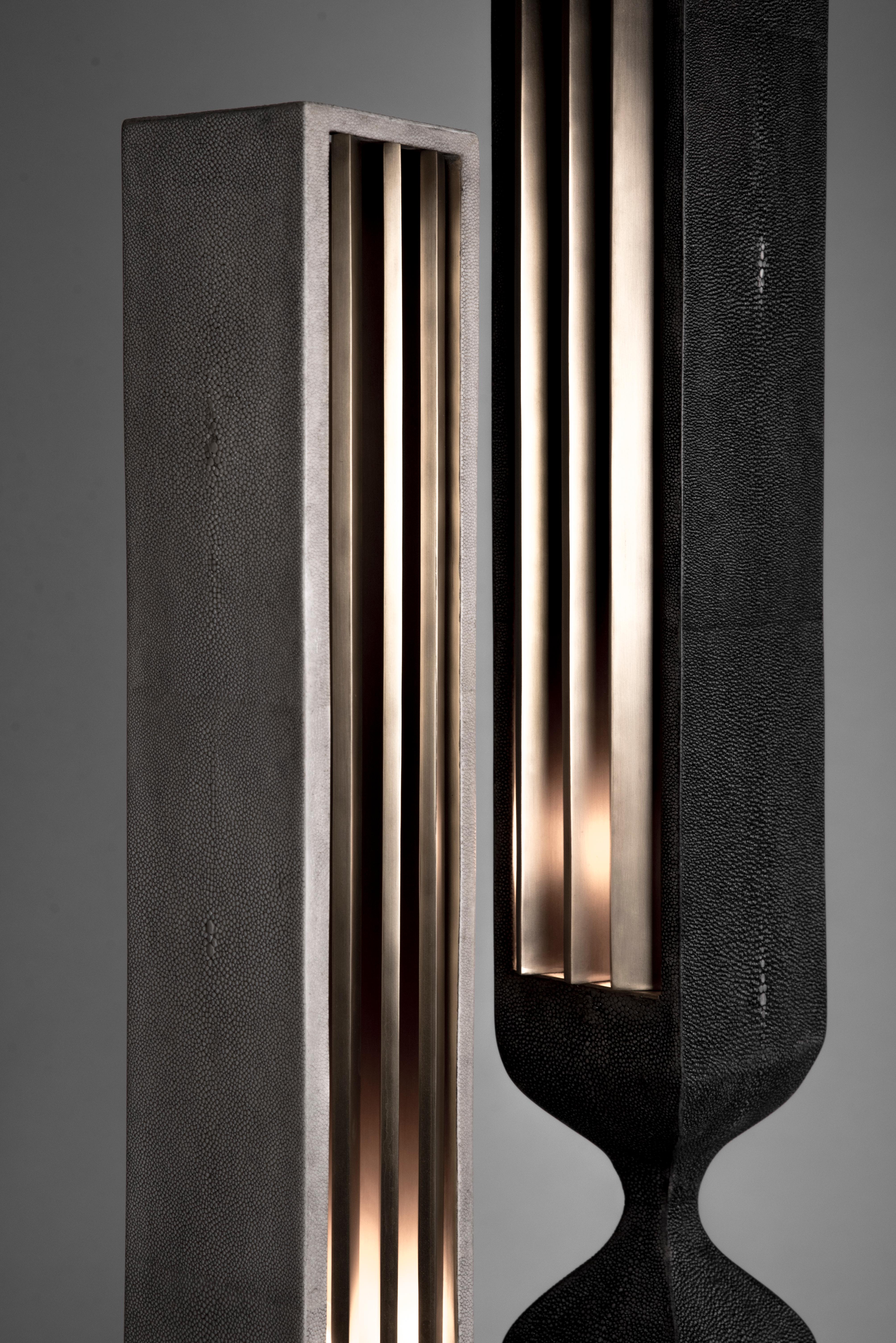 Rhapsody Tischlampe aus schwarzer Muschel und bronzefarbenem, patinafarbenem Messing von Patrick Coard Paris im Angebot 6