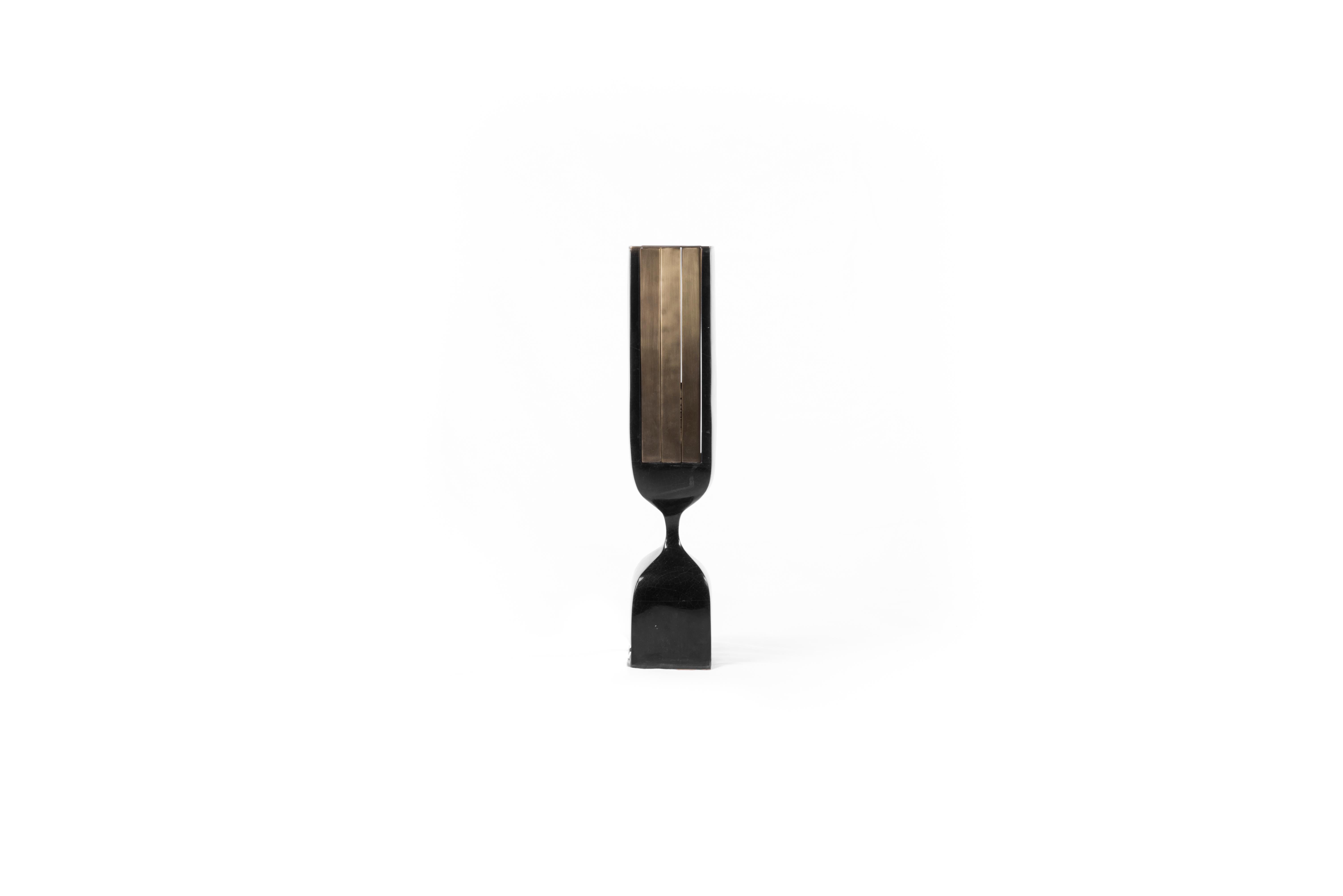Rhapsody Tischlampe aus schwarzer Muschel und bronzefarbenem, patinafarbenem Messing von Patrick Coard Paris (Art déco) im Angebot