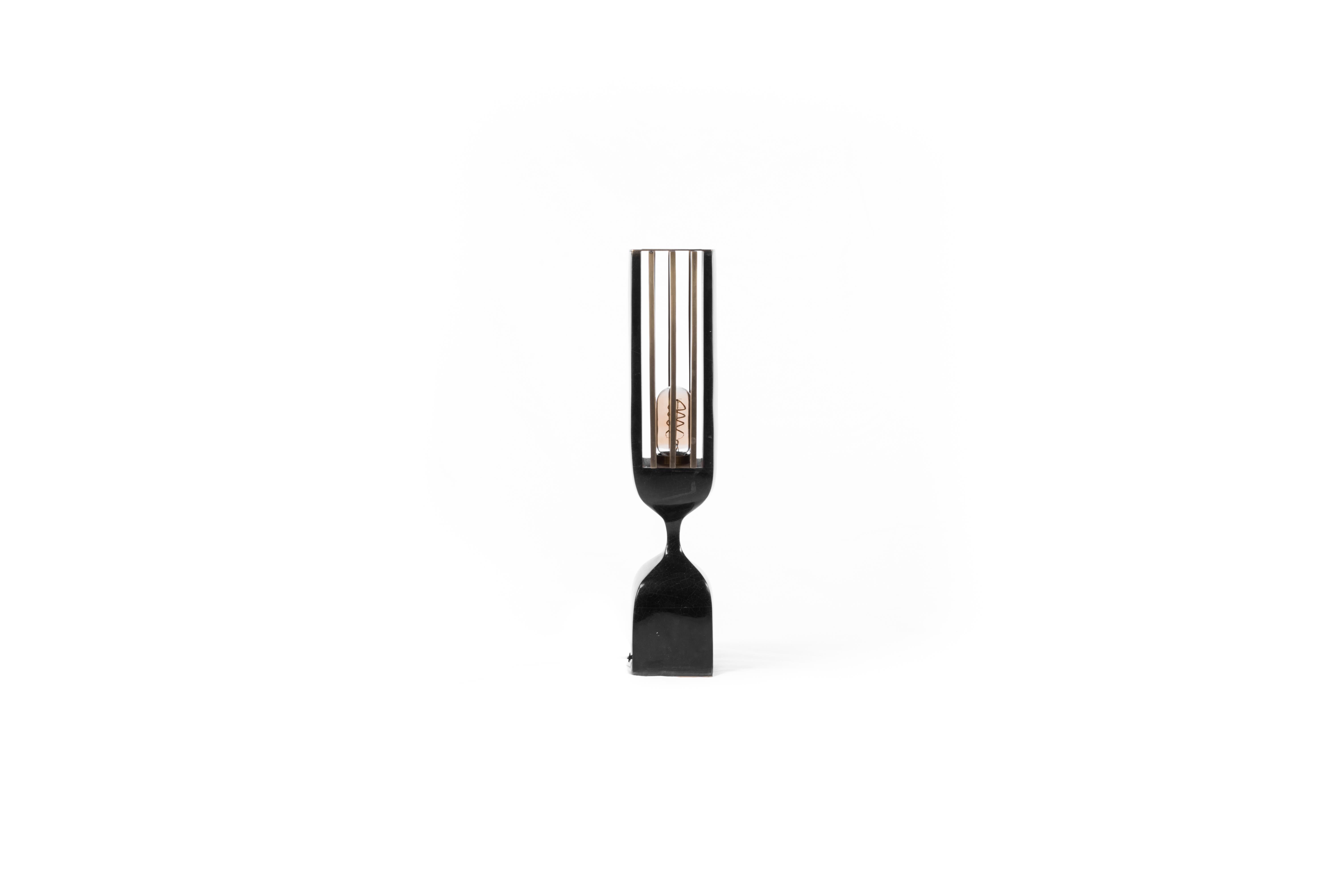 Rhapsody Tischlampe aus schwarzer Muschel und bronzefarbenem, patinafarbenem Messing von Patrick Coard Paris (Französisch) im Angebot
