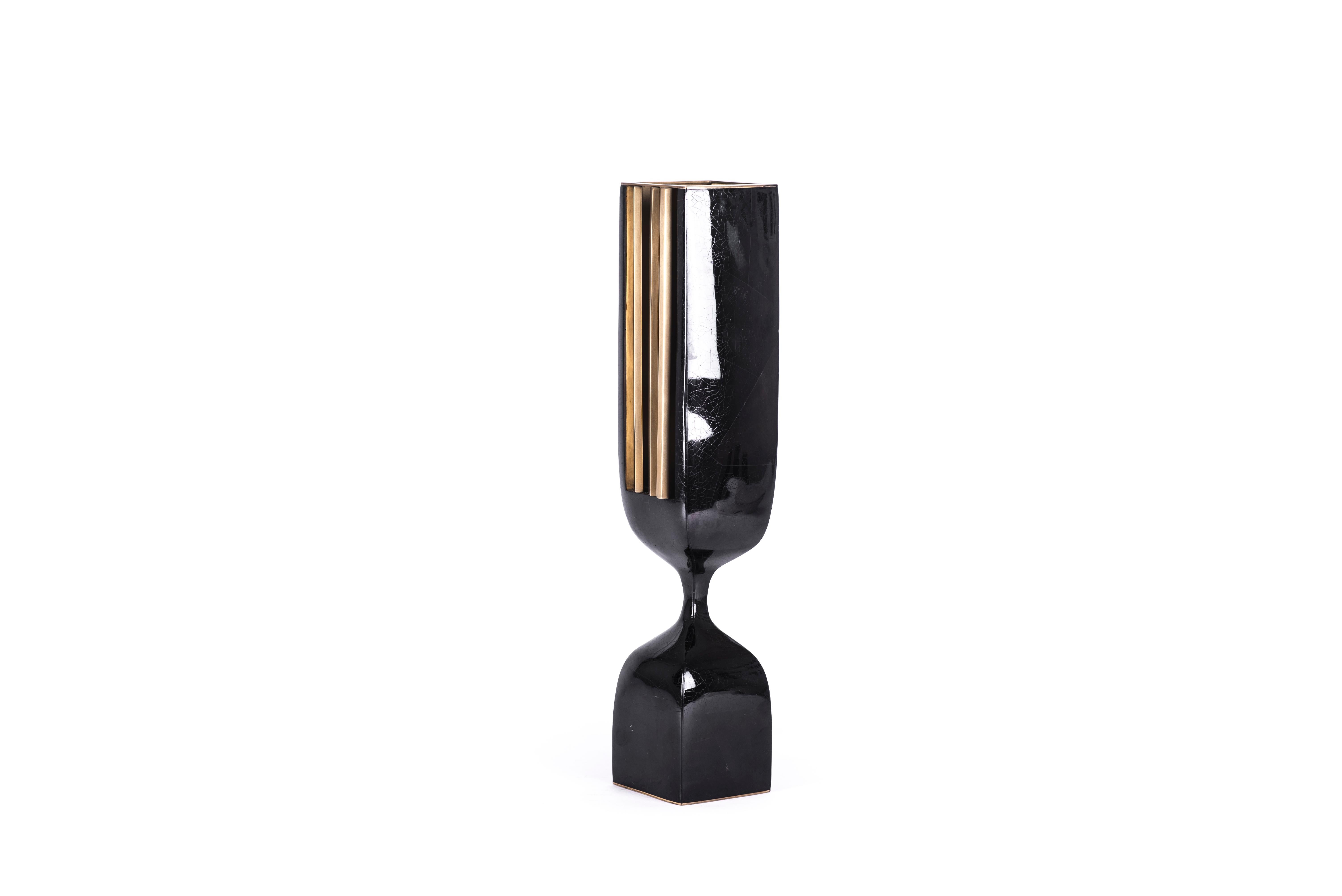 Hand-Crafted Rhapsody Table Lamp in Black Shell & Bronze-Patina Brass by Patrick Coard Paris For Sale