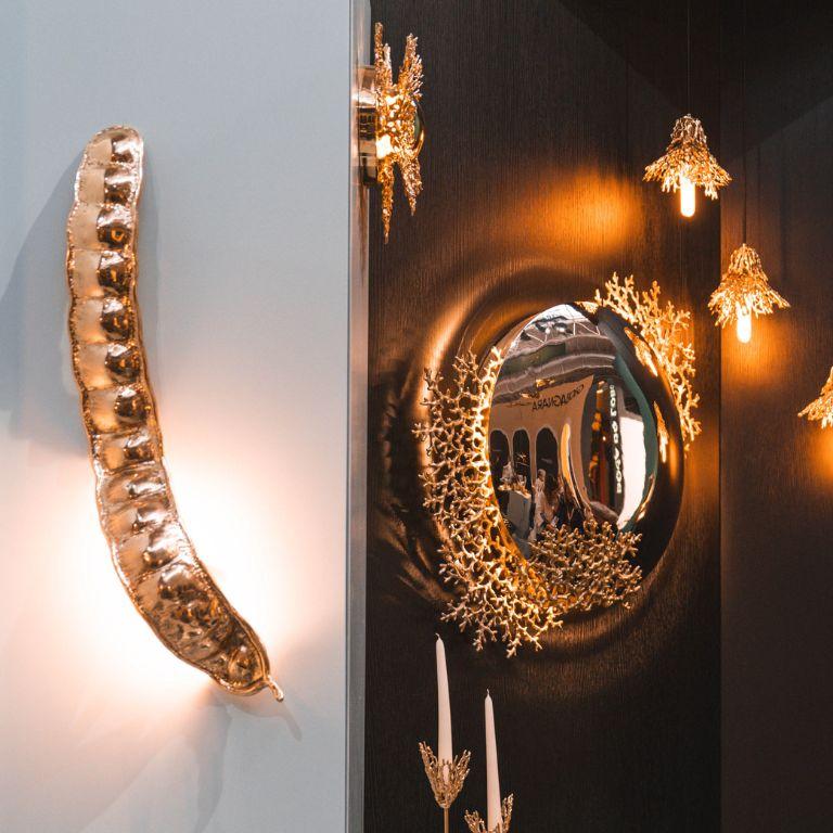 Lámpara de Pared Rheedi: Iluminación de latón pulido con elegancia orgánica y sofisticación Siglo XXI y contemporáneo en venta