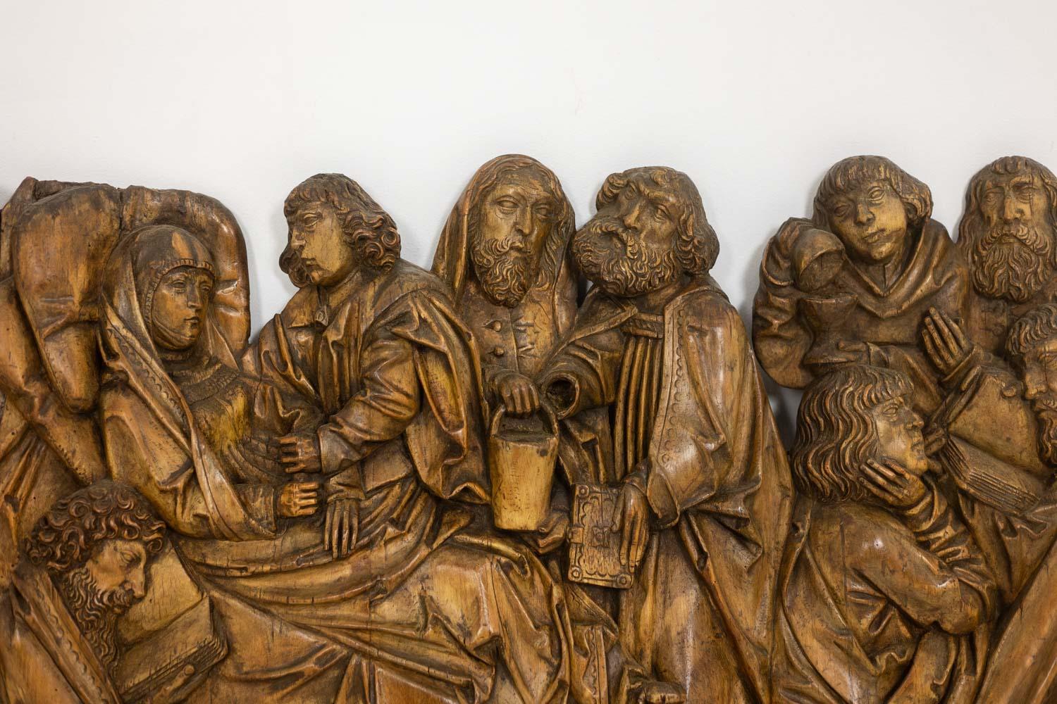 Rheinischer Altaraufsatz, Dormitio in Holz, geschnitzt im Flachrelief, 19. im Zustand „Hervorragend“ im Angebot in Saint-Ouen, FR