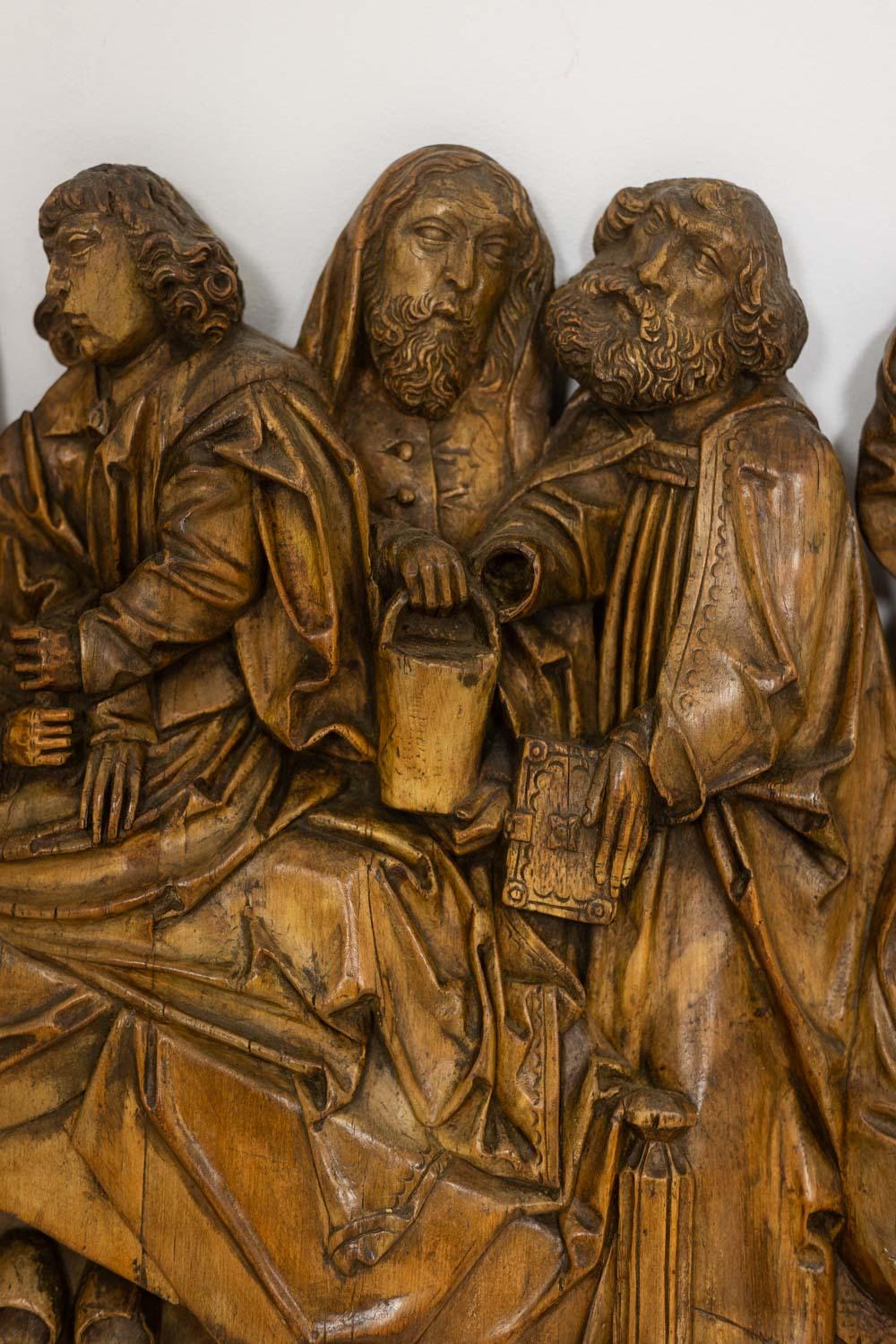 Rheinischer Altaraufsatz, Dormitio in Holz, geschnitzt im Flachrelief, 19. im Angebot 2