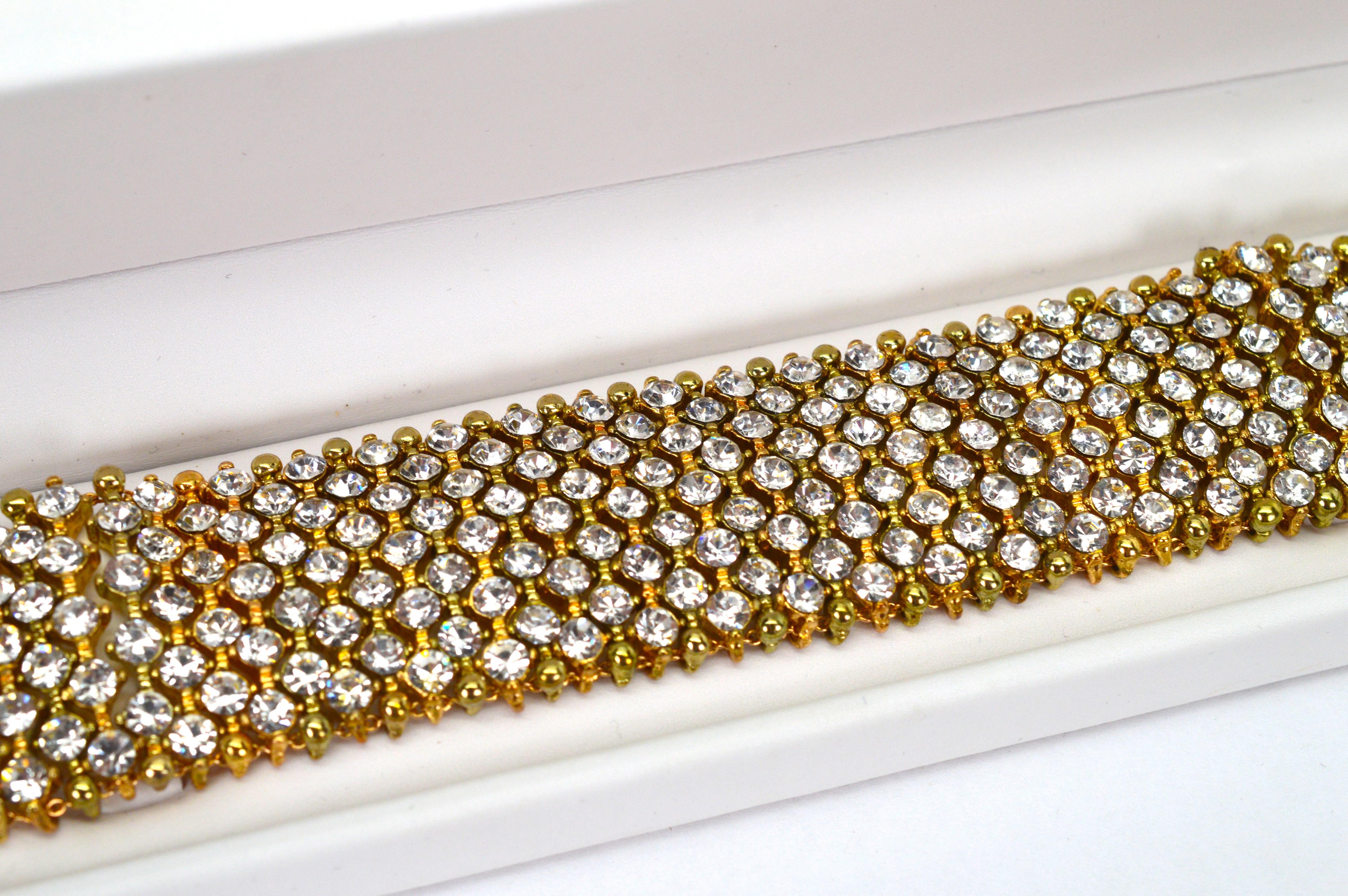 Bracelet à maillons en cristal de strass pour costumes A Link en vente 2