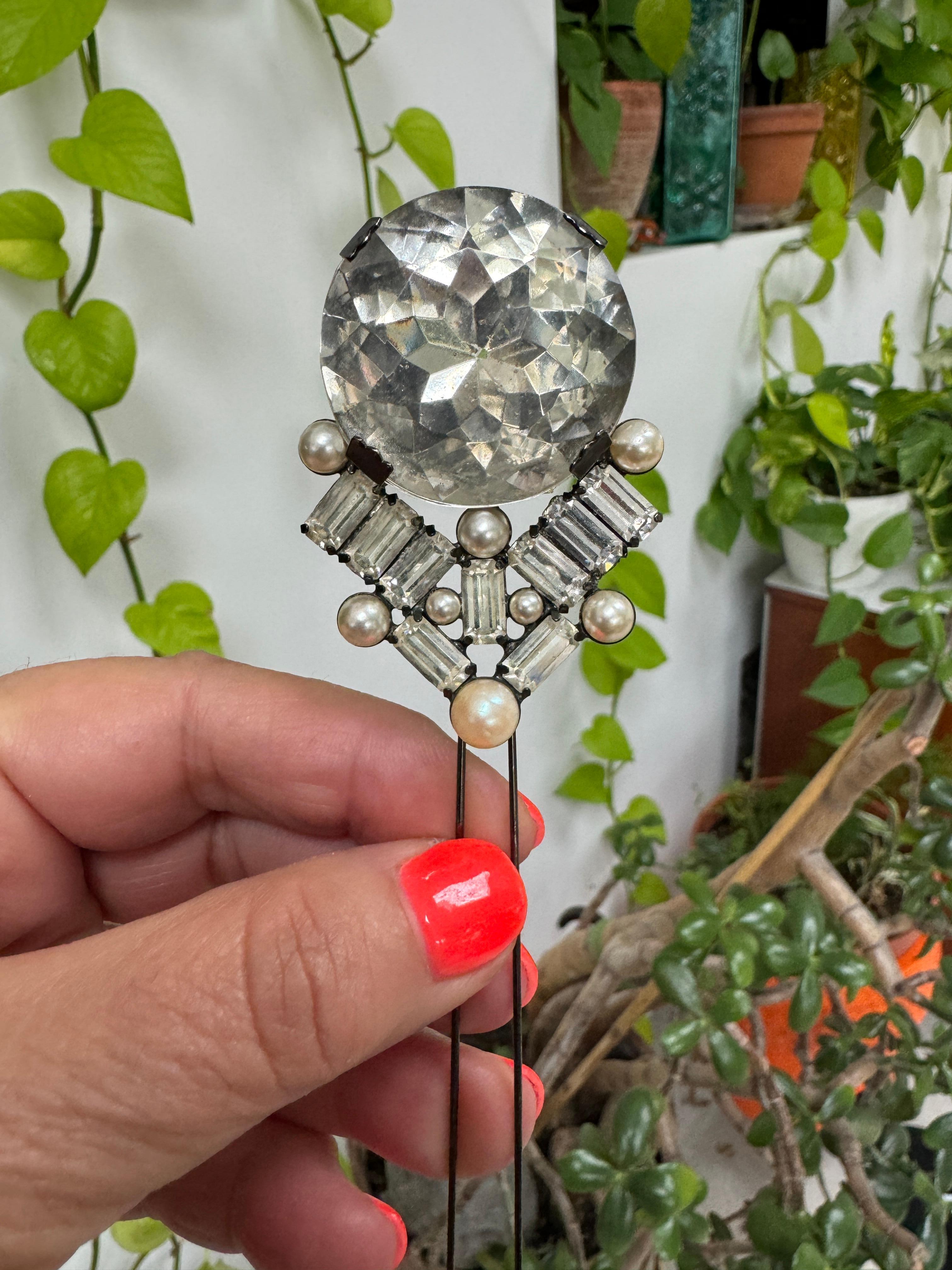 Épingle à chapeau en strass des années 1940, surdimensionnée en vente 8