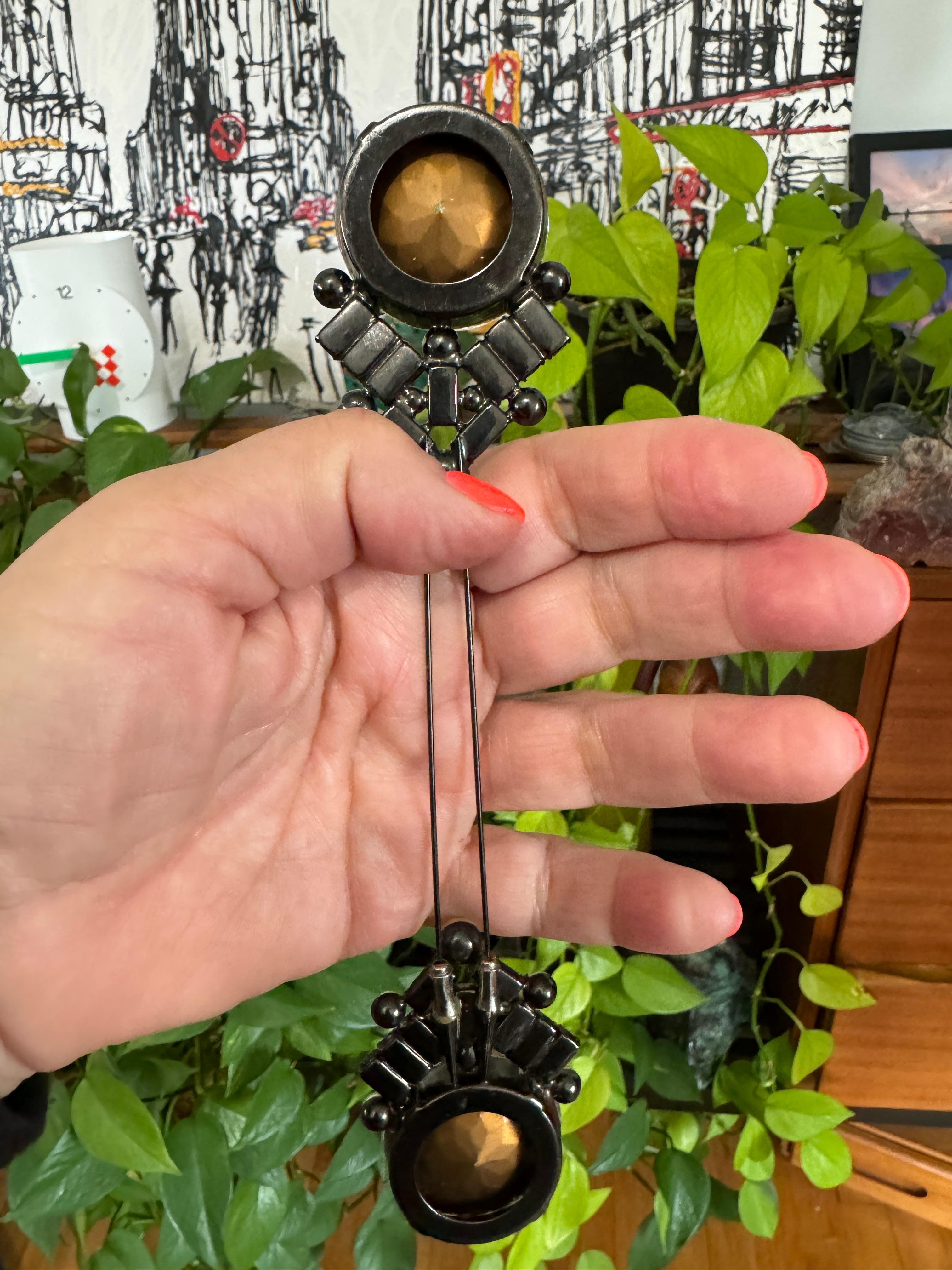 Épingle à chapeau en strass des années 1940, surdimensionnée en vente 4