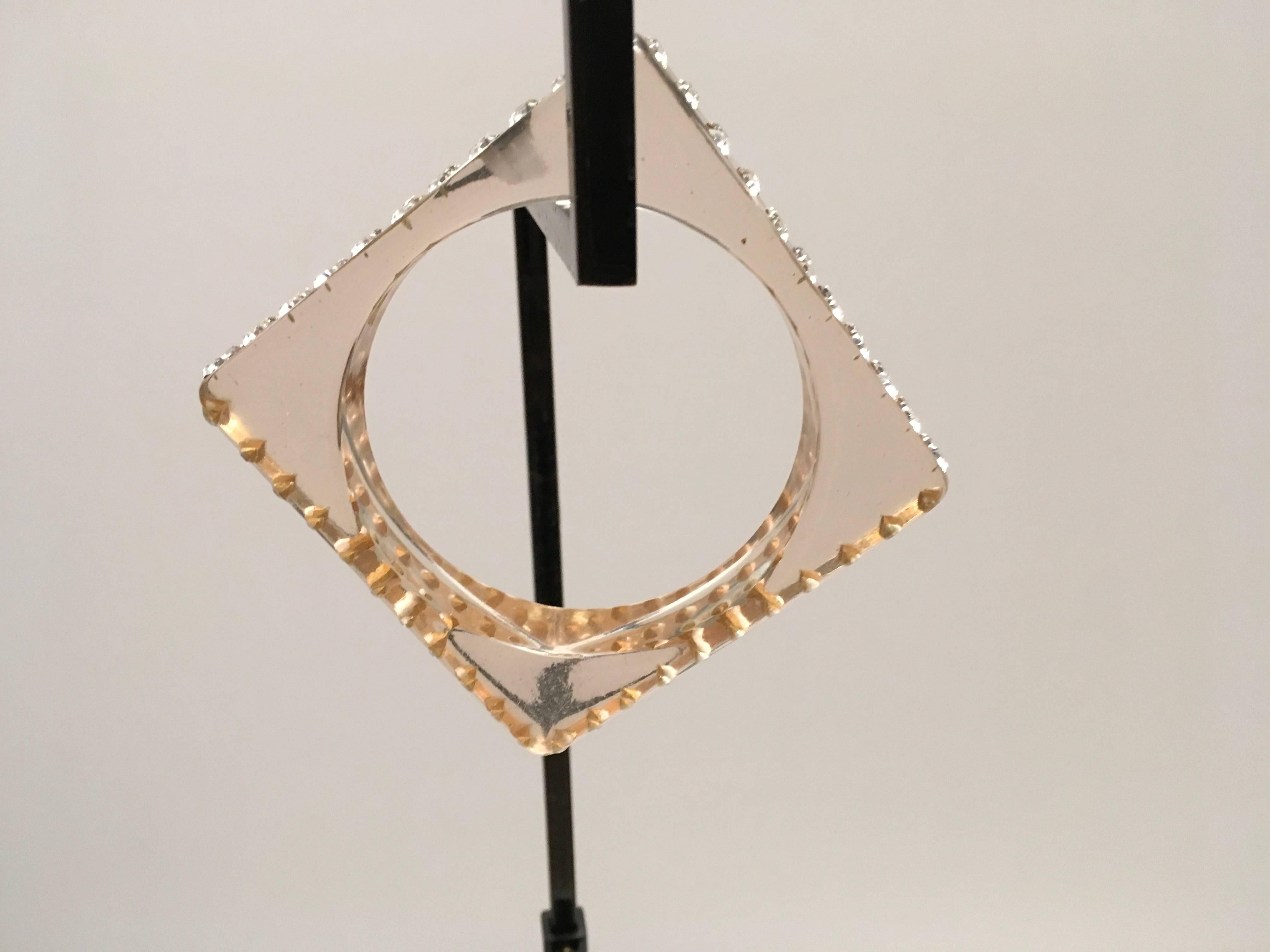 Rhinestone Lucite 1950's Bracelet Unusual In Excellent Condition For Sale In Boca Raton, FL