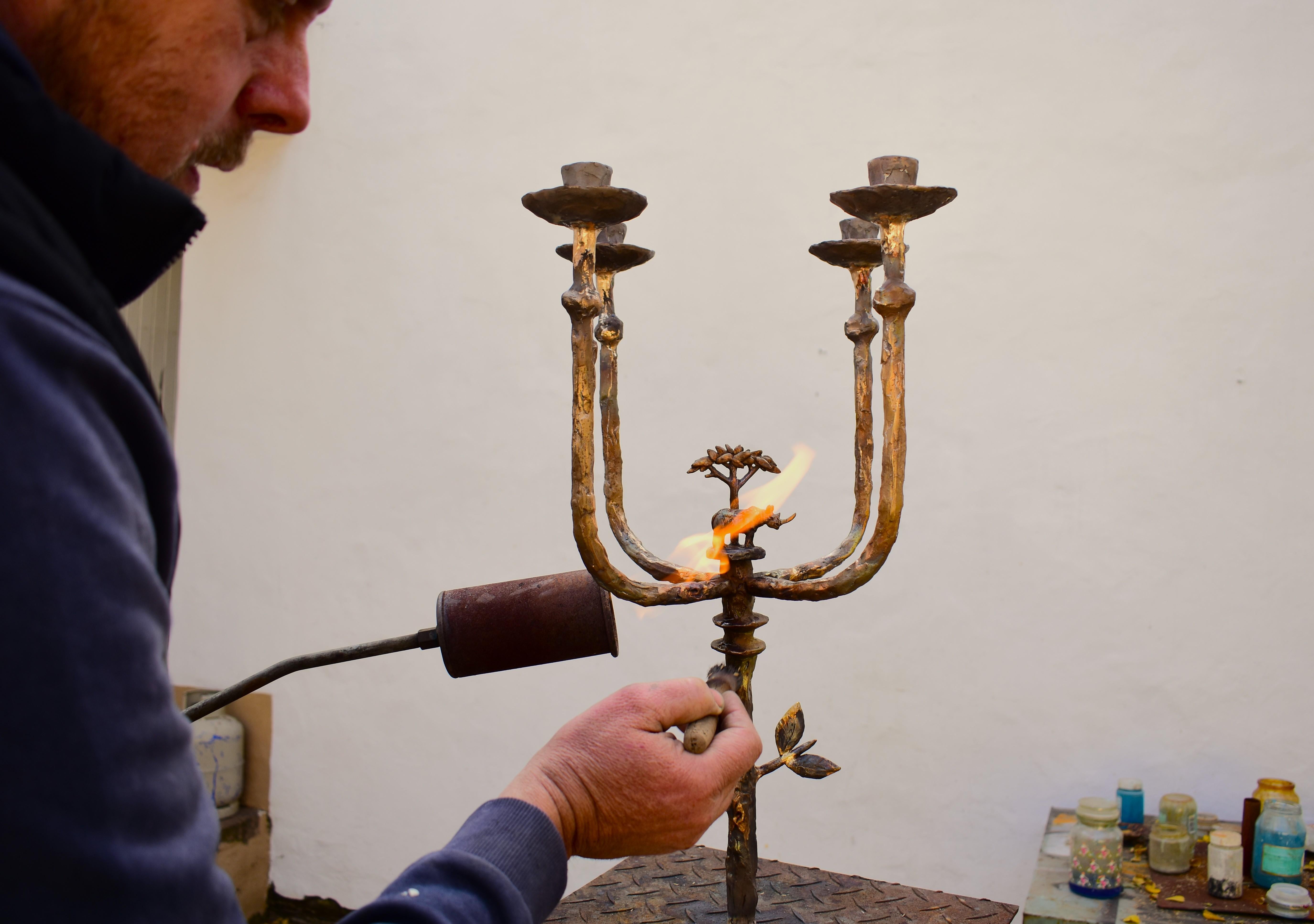 Candelabro Rhino in bronzo fuso - fatto a mano in vendita 2