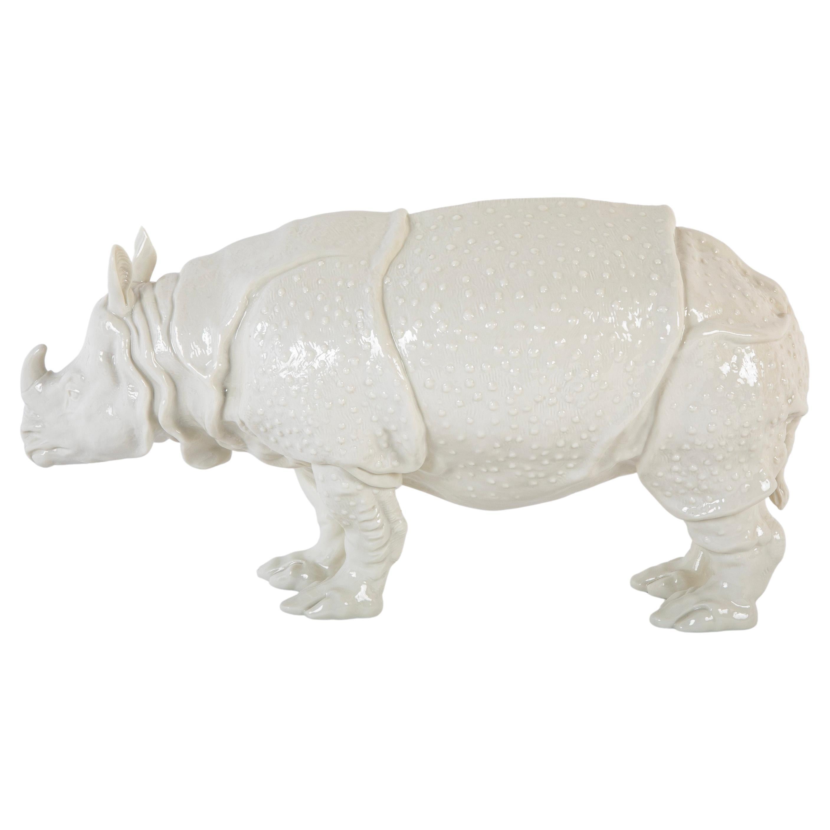 Rhino Clara Nymphenburg Frankenthaler Modell aus weiß glasiertem Porzellan, Rhino Clara Nymphenburg
