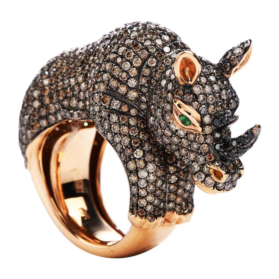 1970's Chic 12.31 Carats Aquamarine Sapphire 18k Gold Cocktail Ring For ...