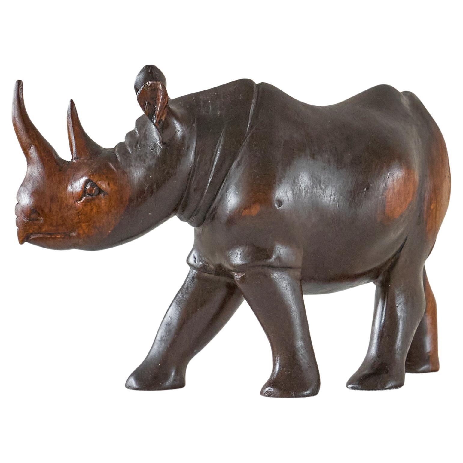 Sculpture Rhino en bois sculpté des années 1950